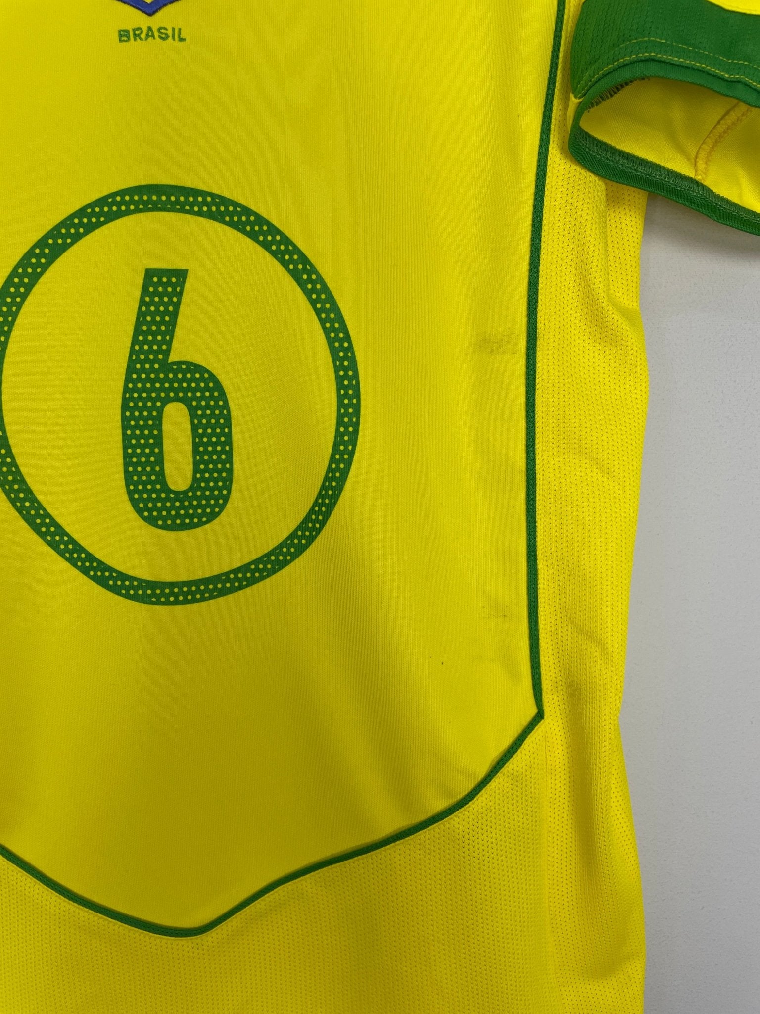 Shop 2004/06 BRAZIL R.CARLOS #6 HOME SHIRT (S) NIKE, classic football shirts, vintage football shirts & retro soccer jerseys at Cult Kits
