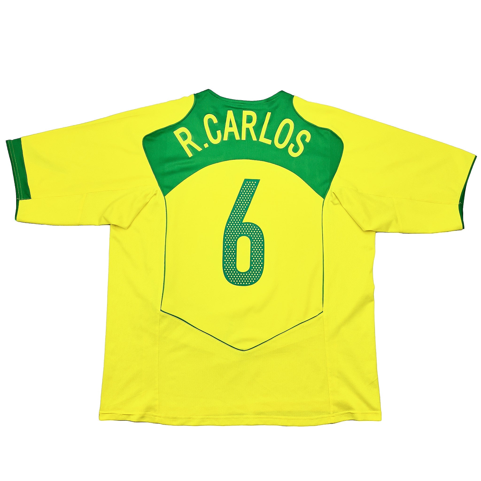 Buy 2004/06 Brazil R.Carlos 6 Home Shirt (XL) Nike ~ Free worldwide shipping ~ Authentic Vintage Football Shirts from Cult Kits