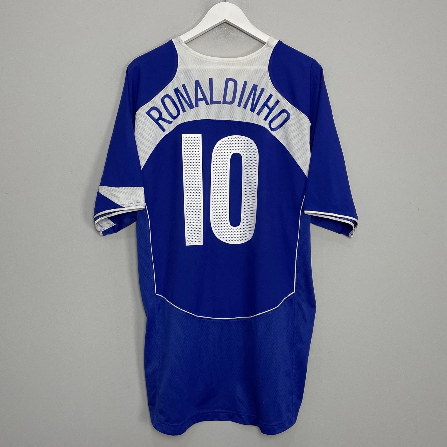 Shop 2004/06 BRAZIL RONALDINHO #10 AWAY SHIRT (XXXL) NIKE, classic football shirts, vintage football shirts & retro soccer jerseys at Cult Kits