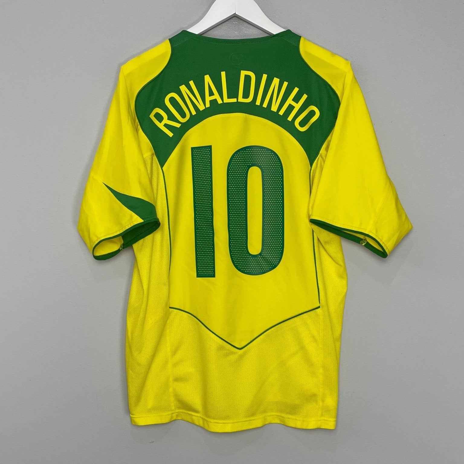 Shop 2004/06 BRAZIL RONALDINHO #10 HOME SHIRT (L) NIKE, classic football shirts, vintage football shirts & retro soccer jerseys at Cult Kits