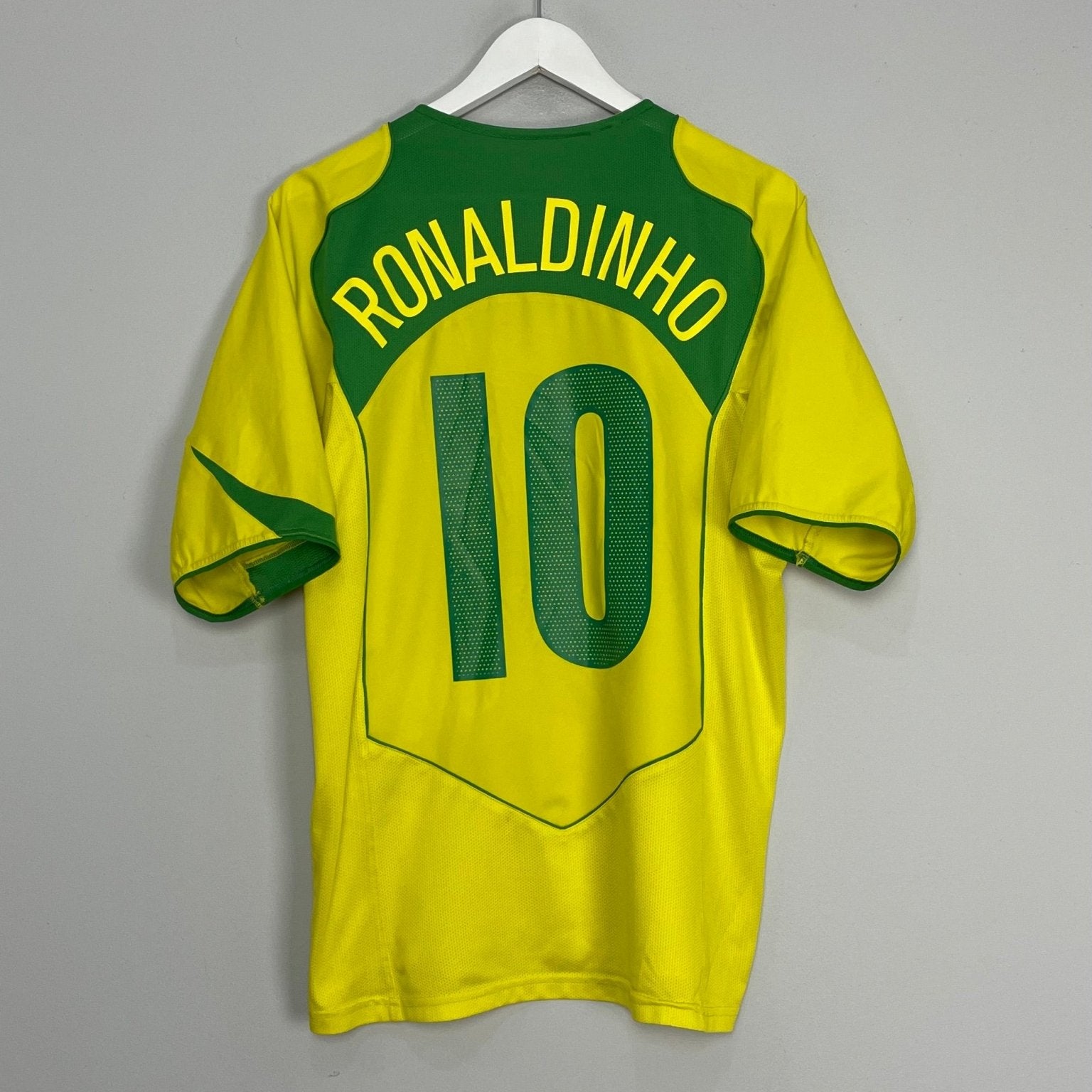 Shop 2004/06 BRAZIL RONALDINHO #10 HOME SHIRT (L) NIKE, classic football shirts, vintage football shirts & retro soccer jerseys at Cult Kits