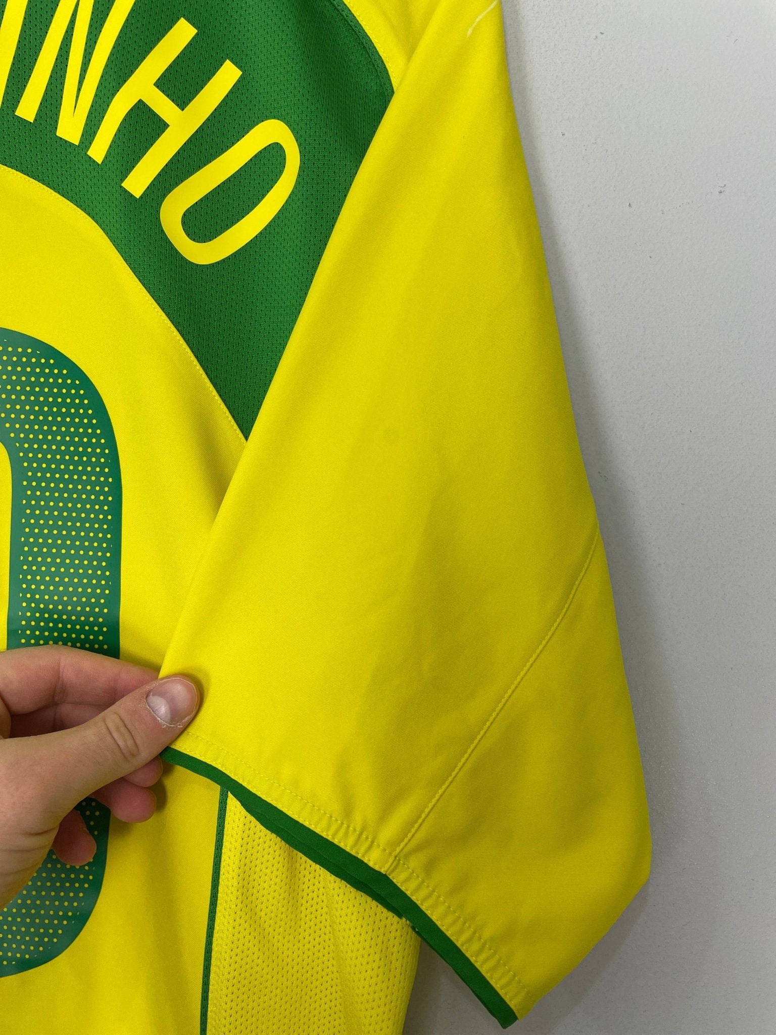 Shop 2004/06 BRAZIL RONALDINHO #10 HOME SHIRT (L) NIKE, classic football shirts, vintage football shirts & retro soccer jerseys at Cult Kits