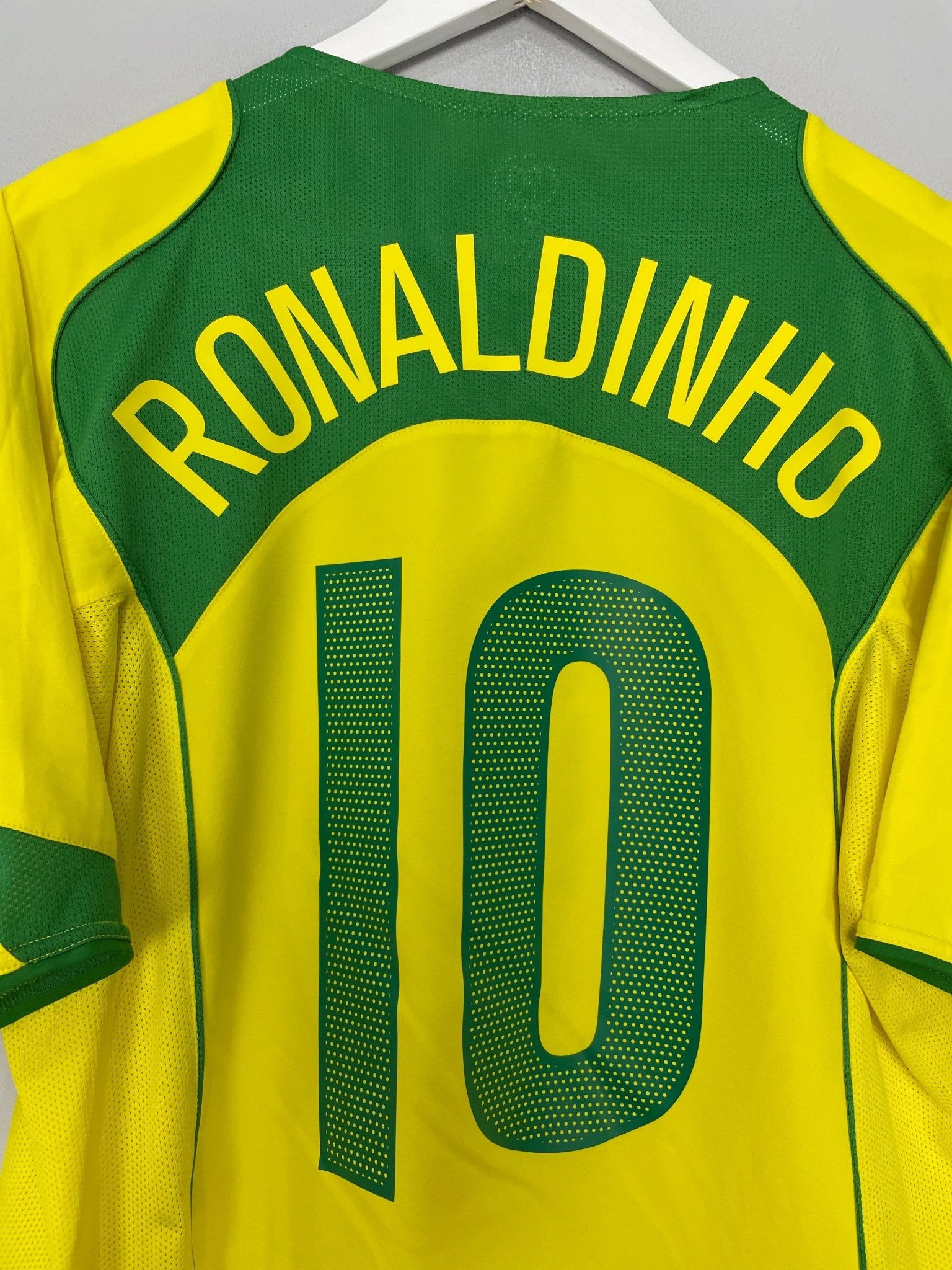 Shop 2004/06 BRAZIL RONALDINHO #10 HOME SHIRT (L) NIKE, classic football shirts, vintage football shirts & retro soccer jerseys at Cult Kits