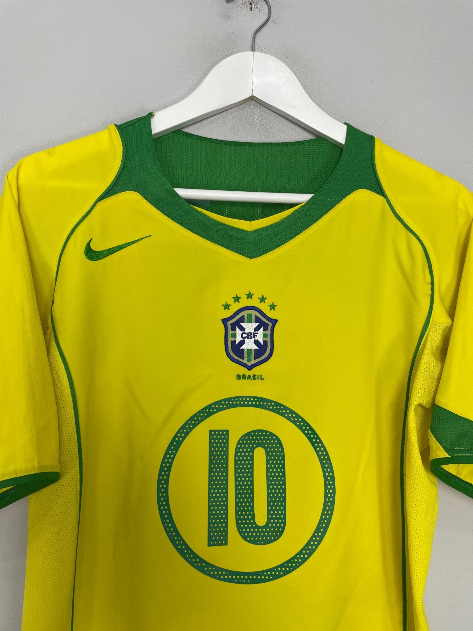 Shop 2004/06 BRAZIL RONALDINHO #10 HOME SHIRT (S) NIKE, classic football shirts, vintage football shirts & retro soccer jerseys at Cult Kits