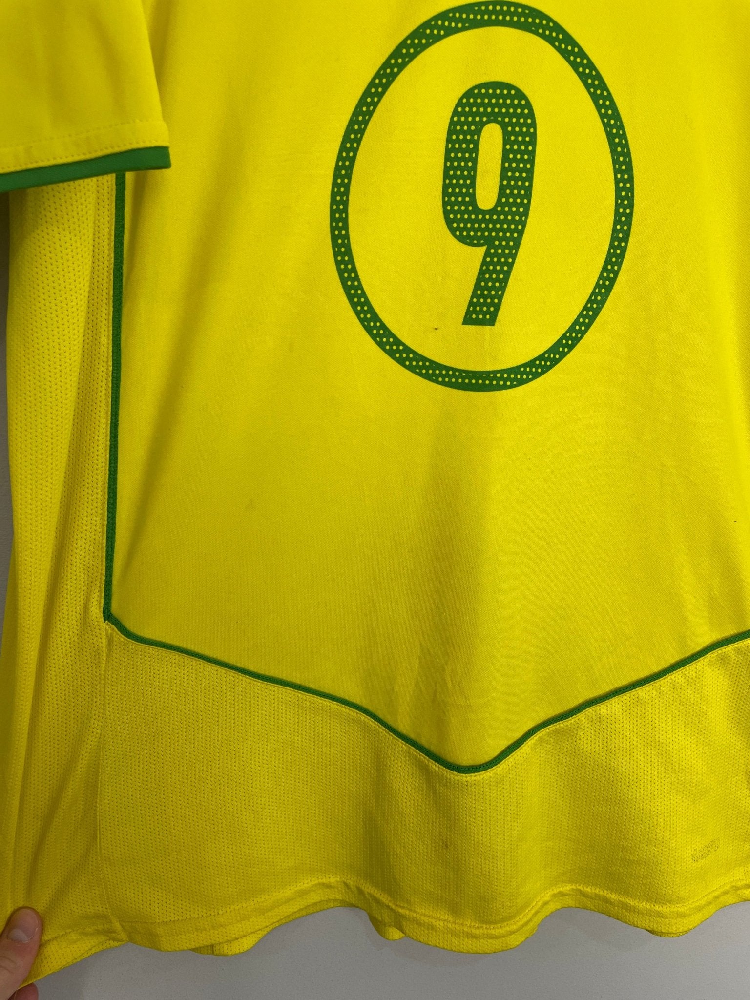 Shop 2004/06 BRAZIL RONALDO #9 HOME SHIRT (XL) NIKE, classic football shirts, vintage football shirts & retro soccer jerseys at Cult Kits