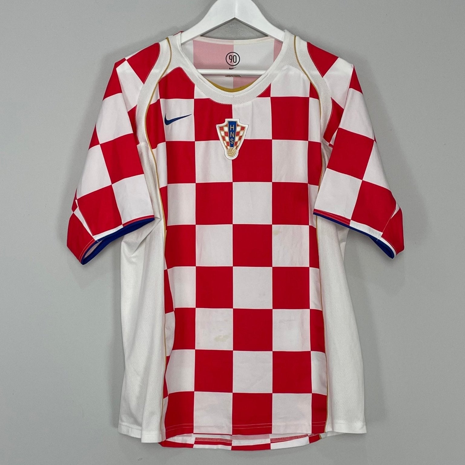 Shop 2004/06 CROATIA HOME SHIRT (L) NIKE, classic football shirts, vintage football shirts & retro soccer jerseys at Cult Kits