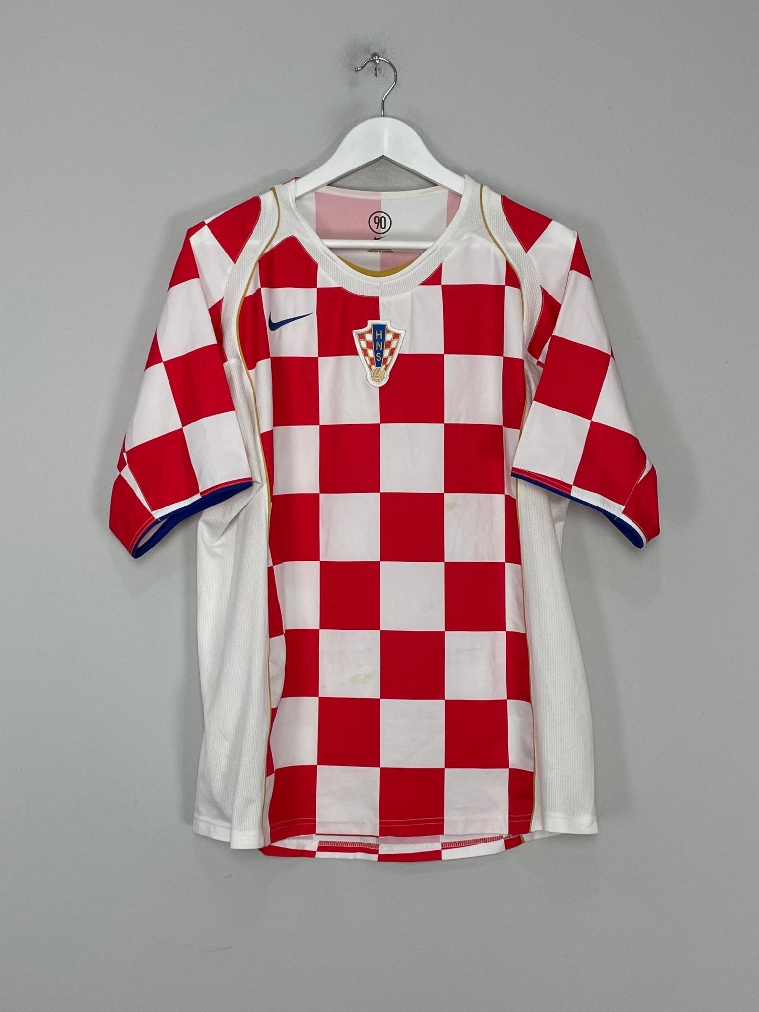 Shop 2004/06 CROATIA HOME SHIRT (L) NIKE, classic football shirts, vintage football shirts & retro soccer jerseys at Cult Kits