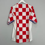 Shop 2004/06 CROATIA HOME SHIRT (L) NIKE, classic football shirts, vintage football shirts & retro soccer jerseys at Cult Kits