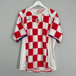 Shop 2004/06 CROATIA HOME SHIRT (L) NIKE, classic football shirts, vintage football shirts & retro soccer jerseys at Cult Kits