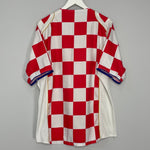 Shop 2004/06 CROATIA HOME SHIRT (L) NIKE, classic football shirts, vintage football shirts & retro soccer jerseys at Cult Kits