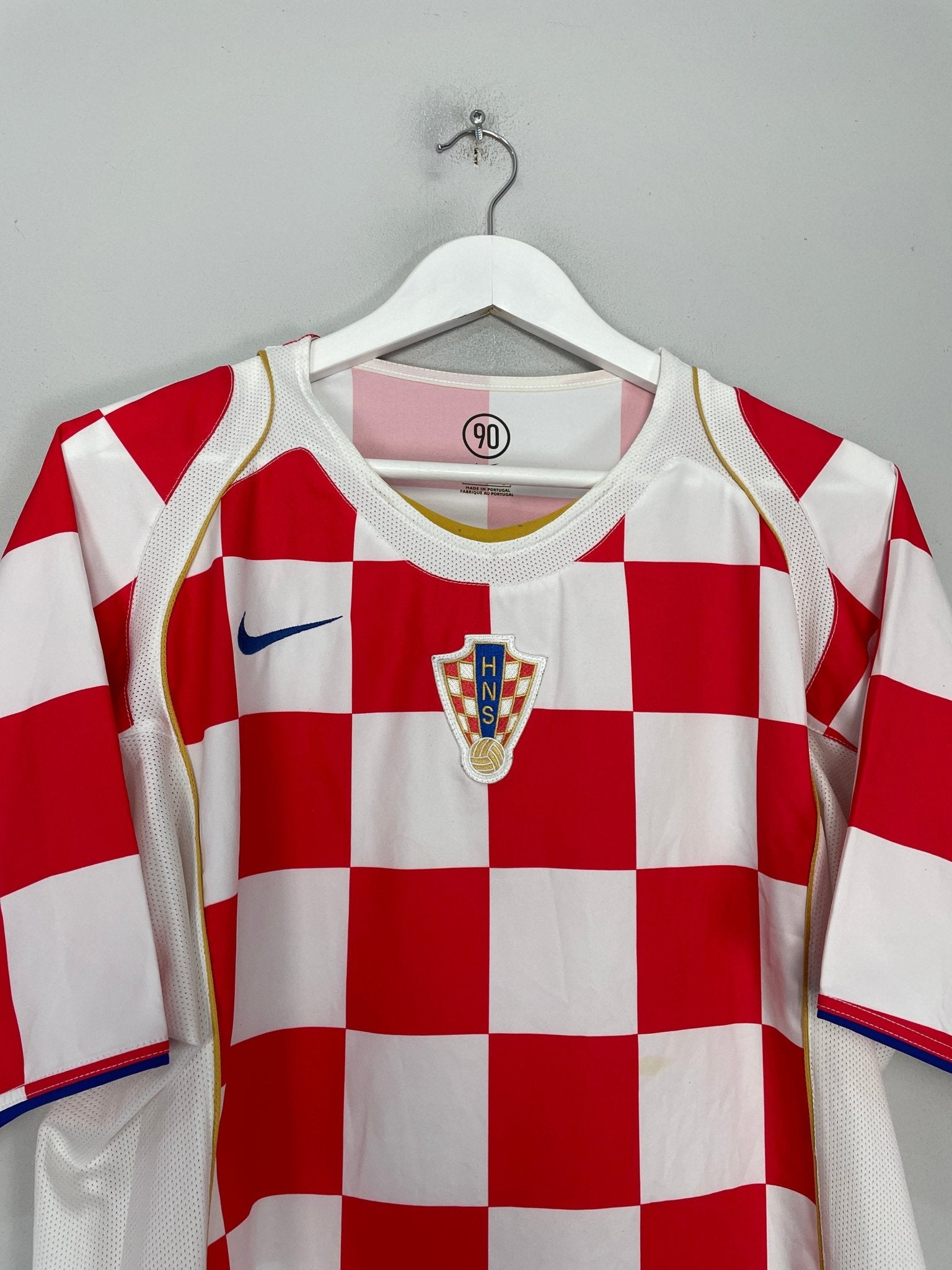 Shop 2004/06 CROATIA HOME SHIRT (L) NIKE, classic football shirts, vintage football shirts & retro soccer jerseys at Cult Kits