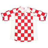 Buy 2004/06 Croatia Home Shirt (XL) Nike ~ Free worldwide shipping ~ Authentic Vintage Football Shirts from Cult Kits