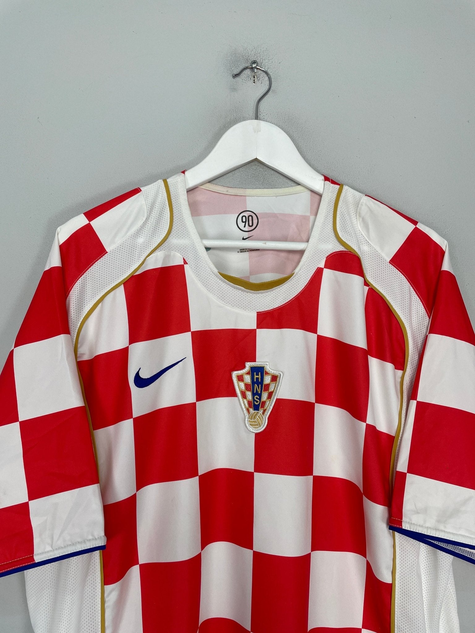 Shop 2004/06 CROATIA HOME SHIRT (XL) NIKE, classic football shirts, vintage football shirts & retro soccer jerseys at Cult Kits