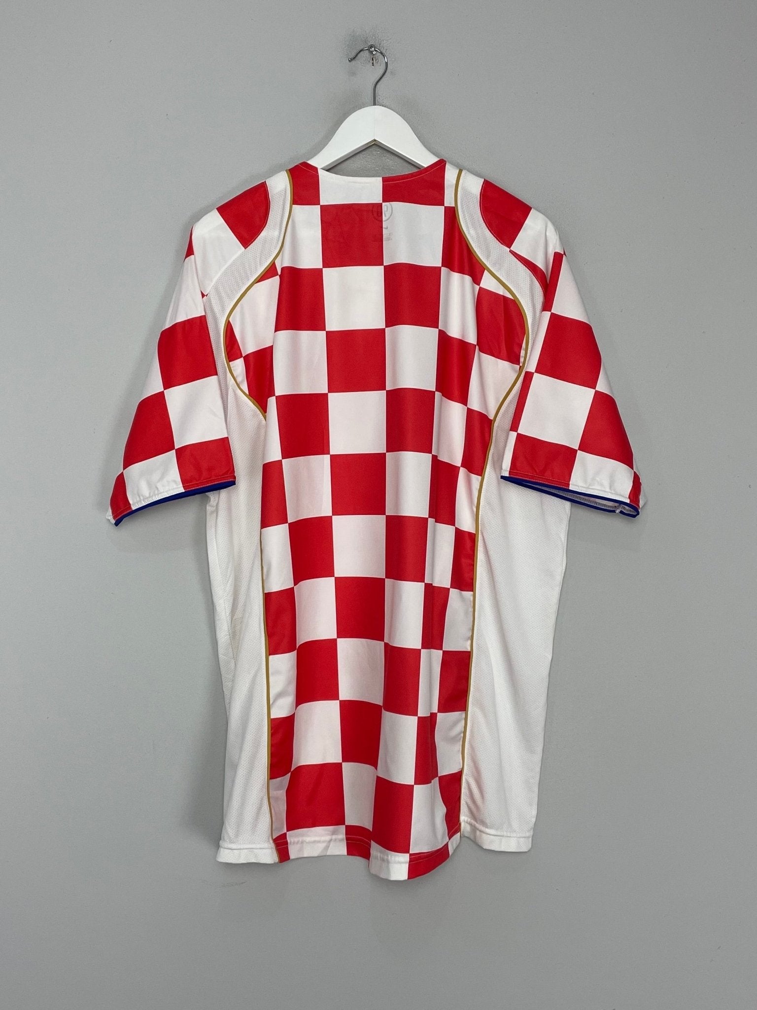 Shop 2004/06 CROATIA HOME SHIRT (XL) NIKE, classic football shirts, vintage football shirts & retro soccer jerseys at Cult Kits