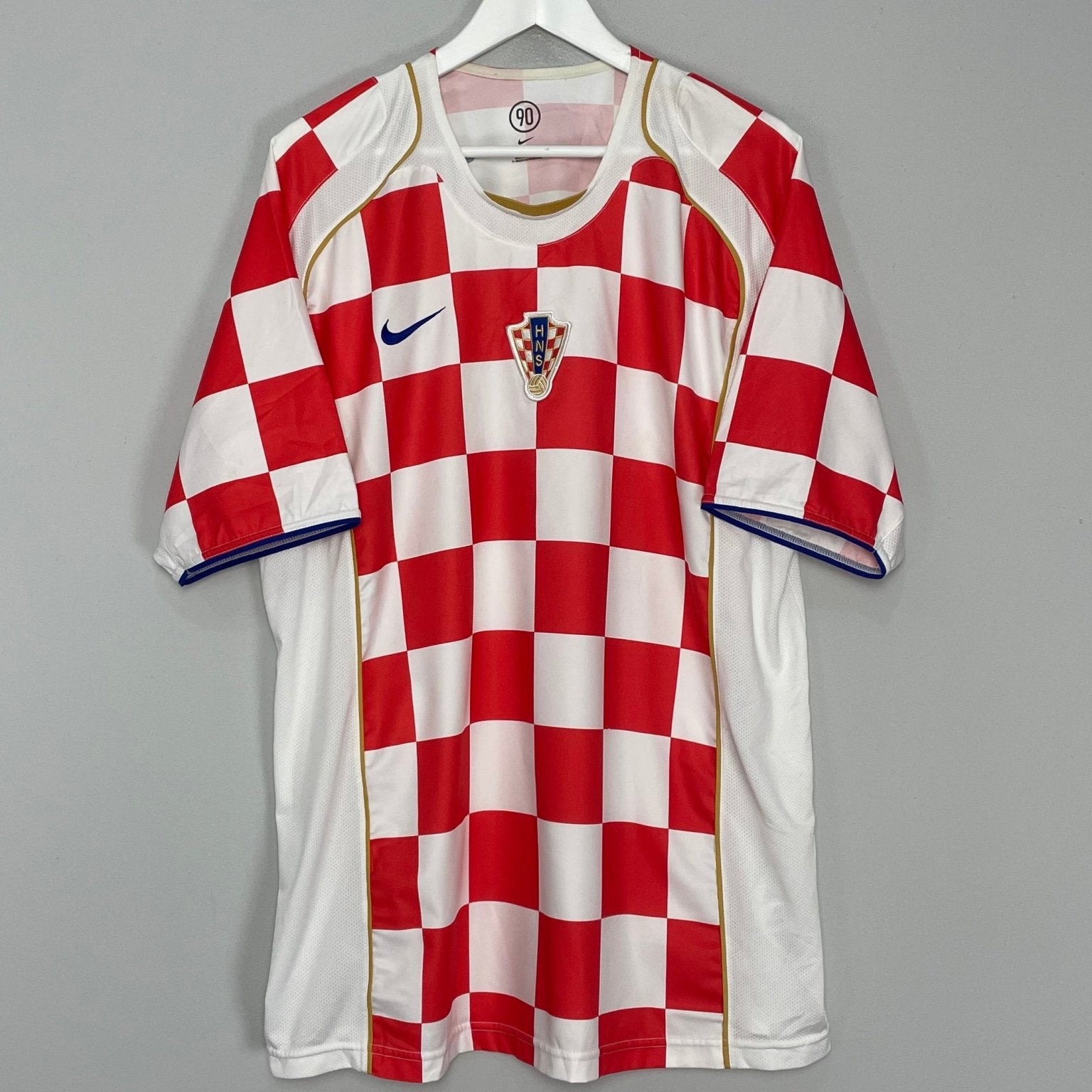 Shop 2004/06 CROATIA HOME SHIRT (XL) NIKE, classic football shirts, vintage football shirts & retro soccer jerseys at Cult Kits