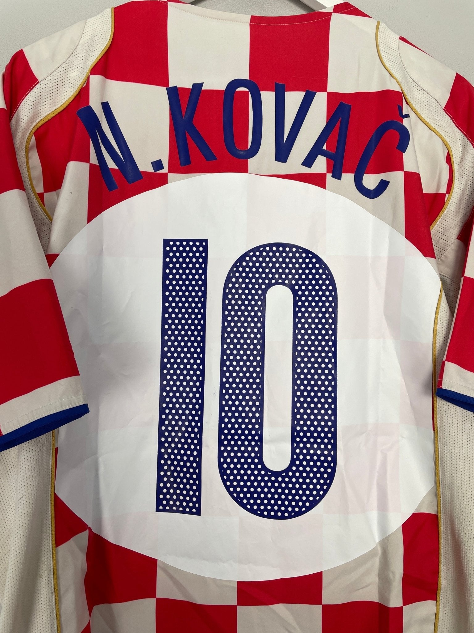 Shop 2004/06 CROATIA N.KOVAC #10 HOME SHIRT (L) NIKE, classic football shirts, vintage football shirts & retro soccer jerseys at Cult Kits
