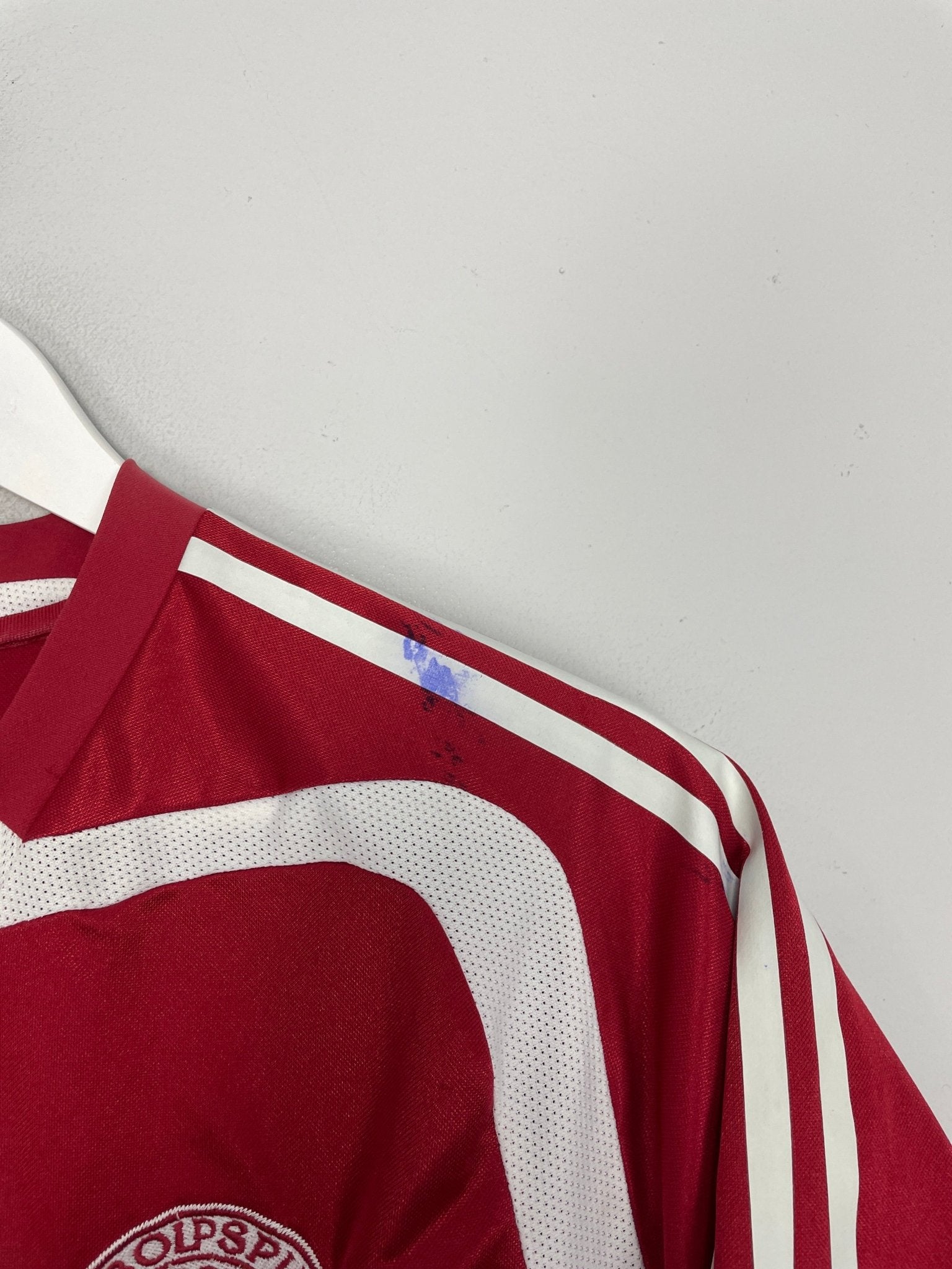 Shop 2004/06 DENMARK HOME SHIRT (S) ADIDAS, classic football shirts, vintage football shirts & retro soccer jerseys at Cult Kits