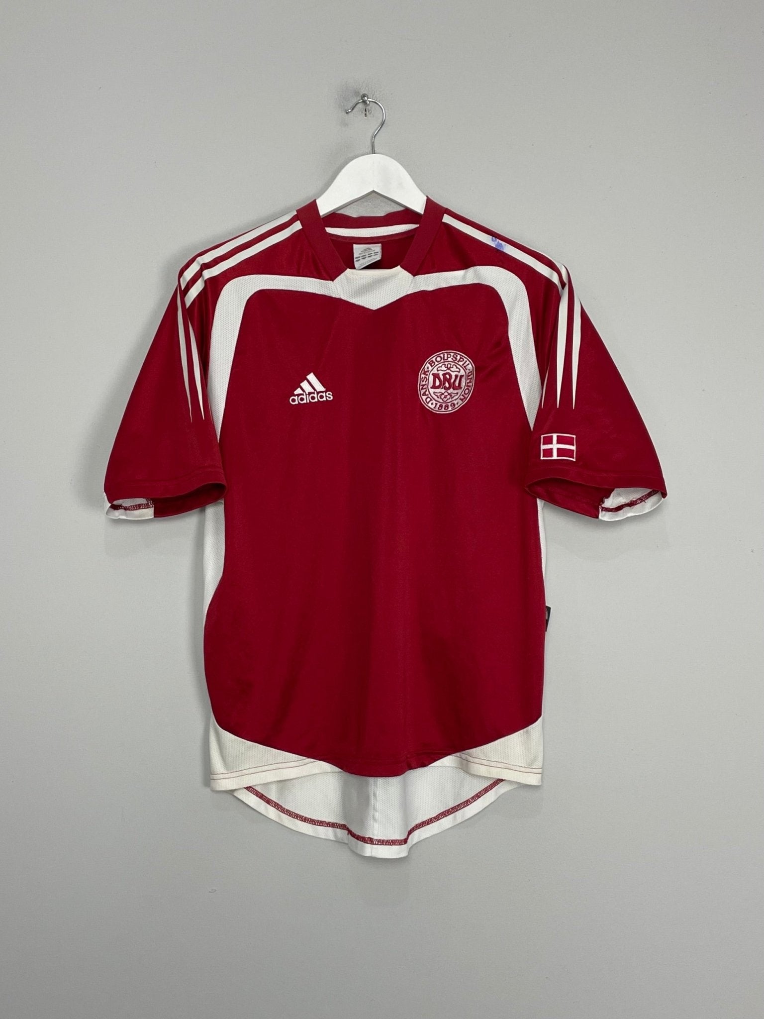 Shop 2004/06 DENMARK HOME SHIRT (S) ADIDAS, classic football shirts, vintage football shirts & retro soccer jerseys at Cult Kits