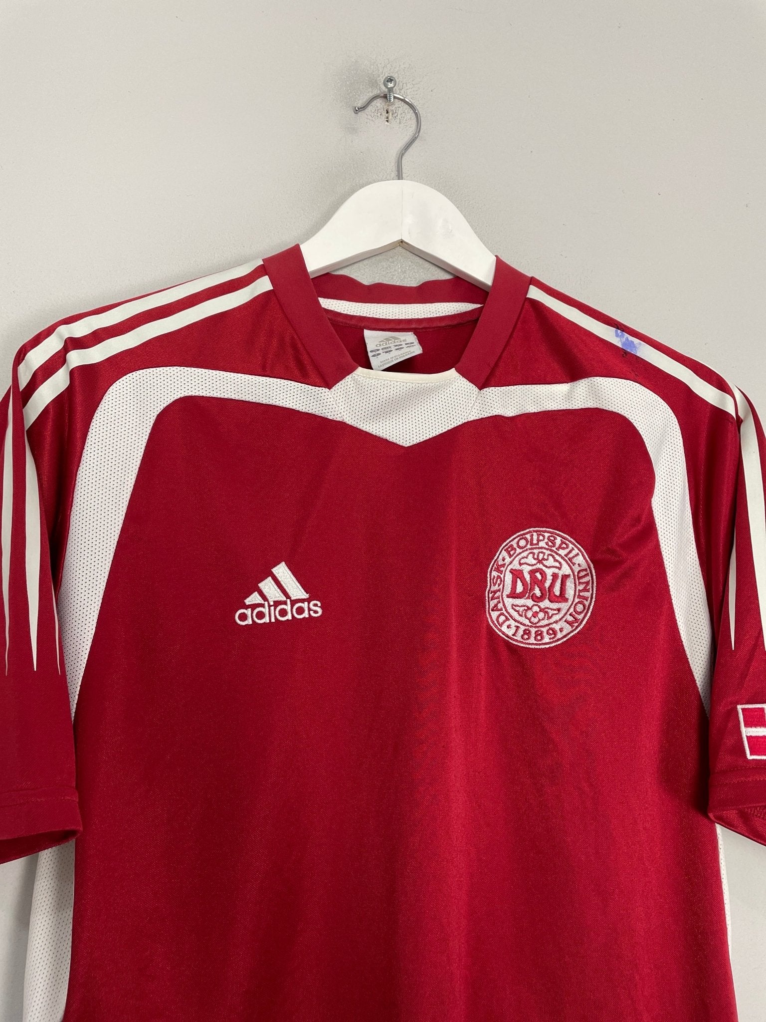 Shop 2004/06 DENMARK HOME SHIRT (S) ADIDAS, classic football shirts, vintage football shirts & retro soccer jerseys at Cult Kits