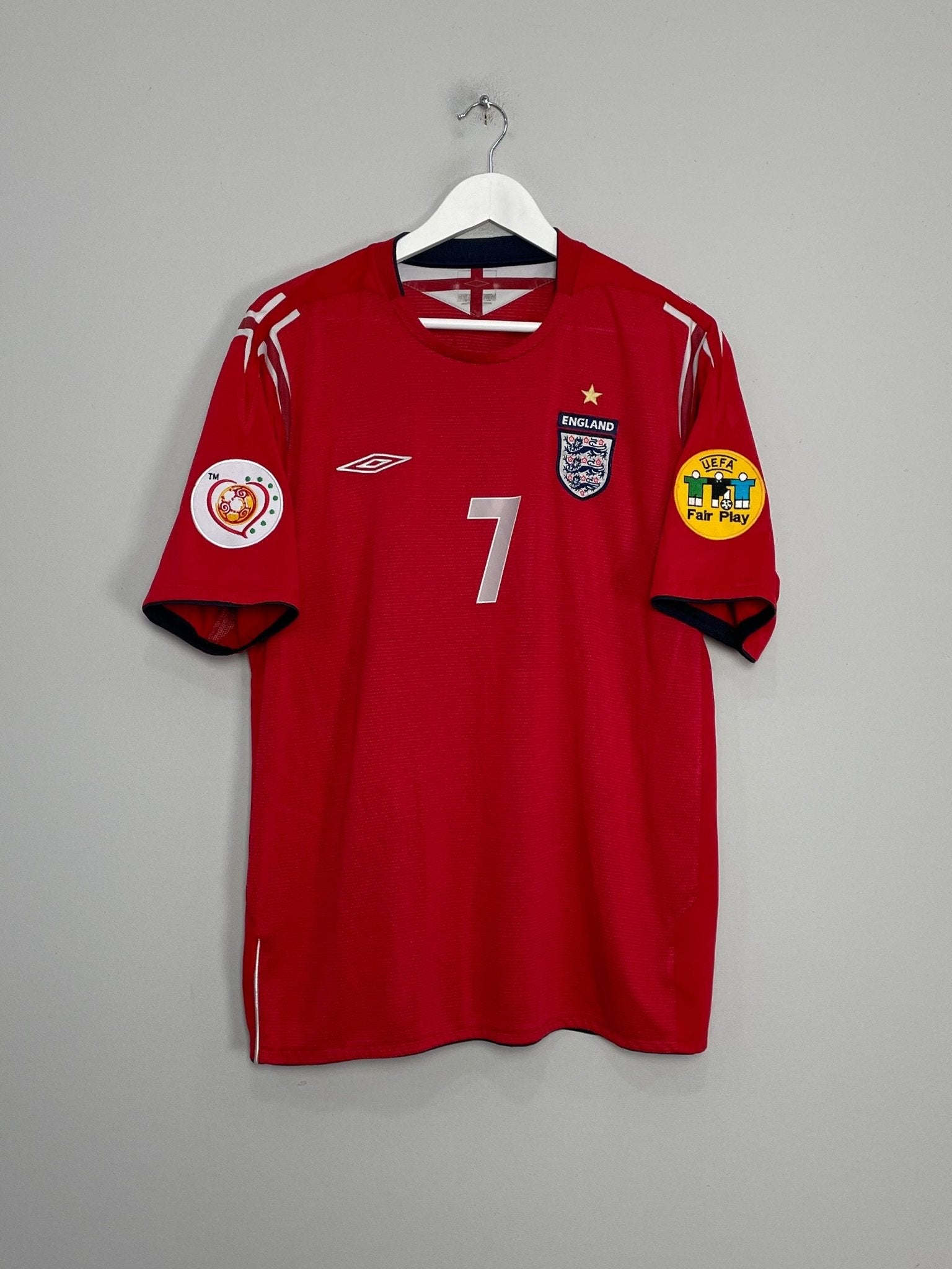 Shop 2004/06 ENGLAND BECKHAM #7 AWAY SHIRT (XL) UMBRO, classic football shirts, vintage football shirts & retro soccer jerseys at Cult Kits