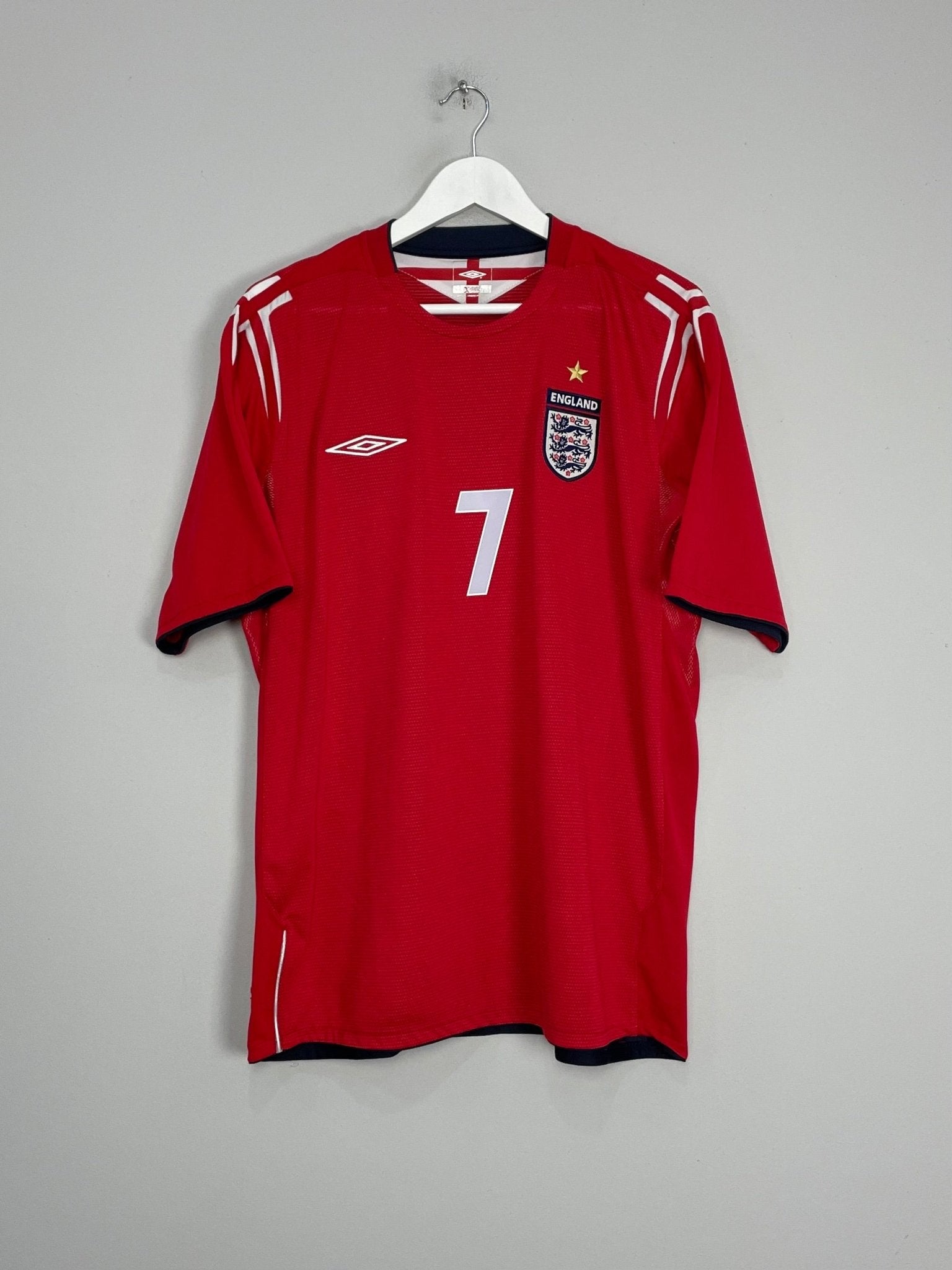 Shop 2004/06 ENGLAND BECKHAM #7 AWAY SHIRT (XL) UMBRO, classic football shirts, vintage football shirts & retro soccer jerseys at Cult Kits