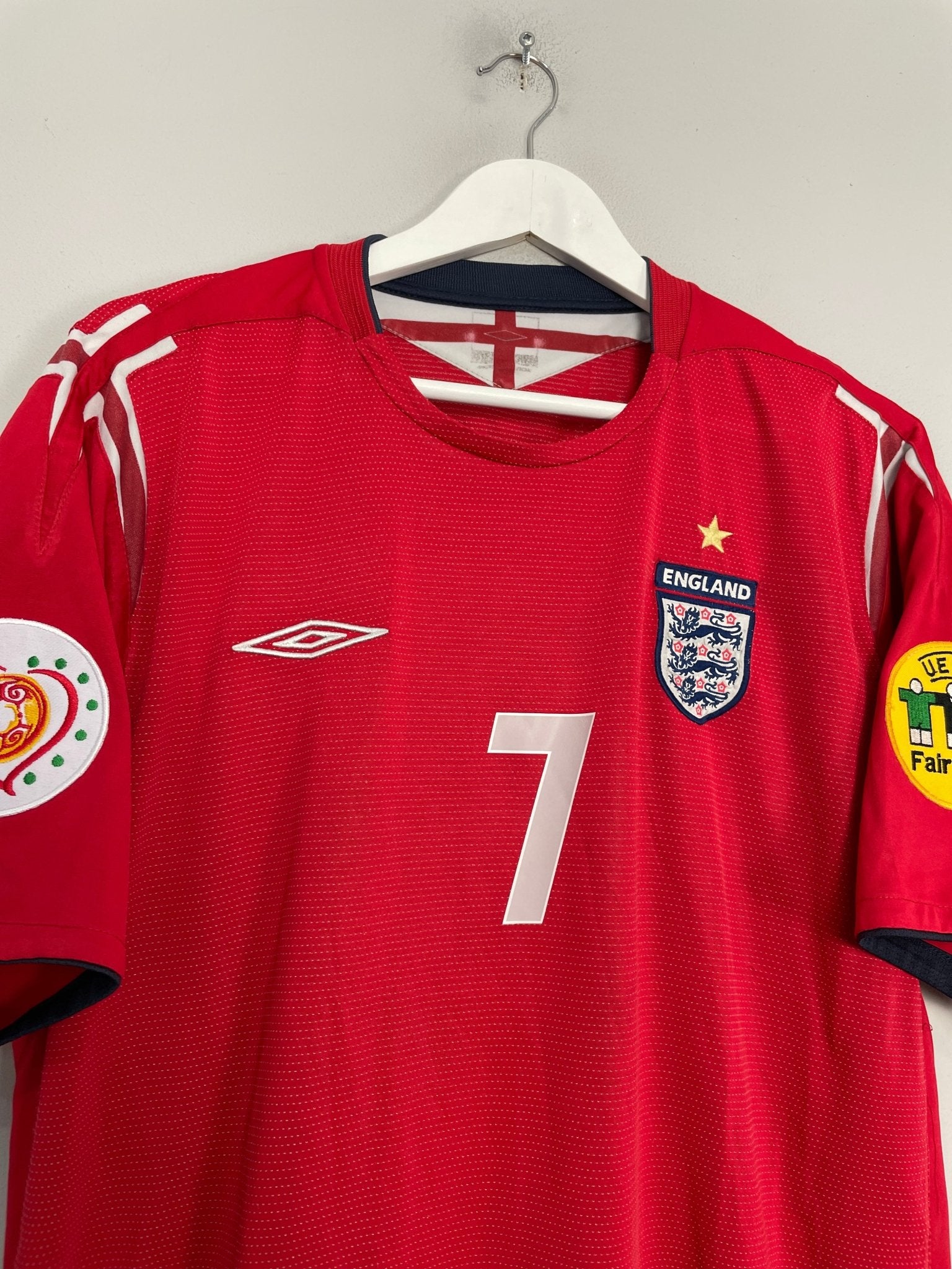 Shop 2004/06 ENGLAND BECKHAM #7 AWAY SHIRT (XL) UMBRO, classic football shirts, vintage football shirts & retro soccer jerseys at Cult Kits