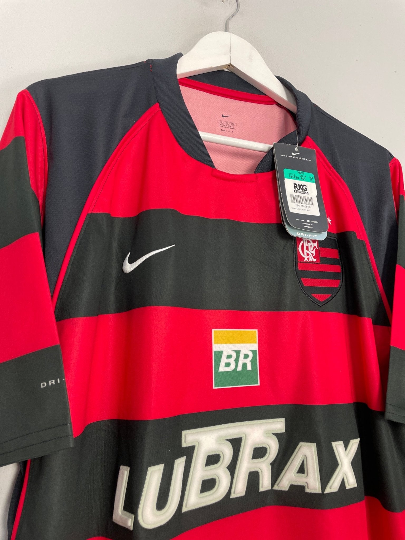 Shop 2004/06 FLAMENGO #10 *BNWT* HOME SHIRT (XL) NIKE, classic football shirts, vintage football shirts & retro soccer jerseys at Cult Kits