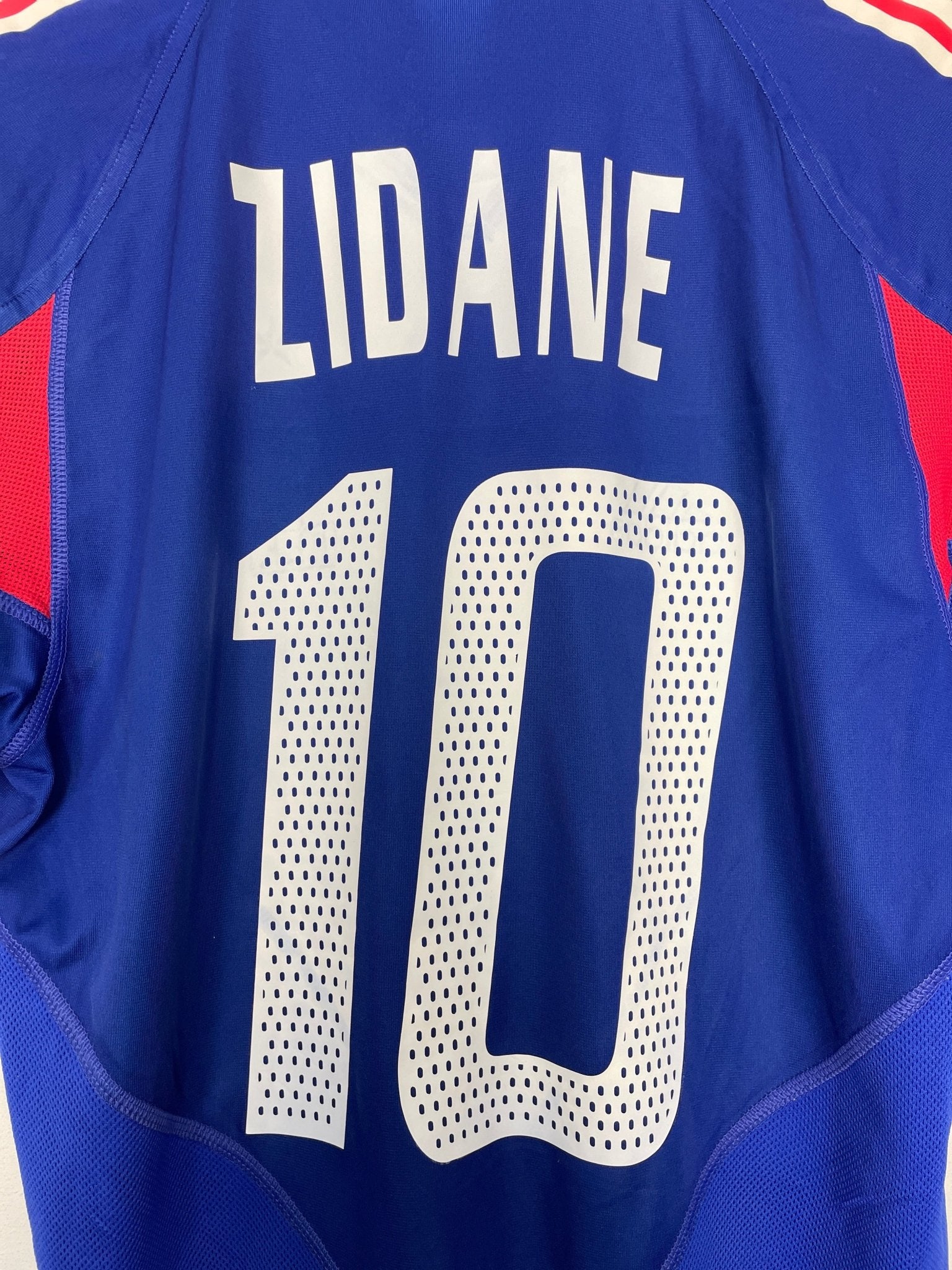 Shop 2004/06 FRANCE ZIDANE #10 HOME SHIRT (S) ADIDAS, classic football shirts, vintage football shirts & retro soccer jerseys at Cult Kits