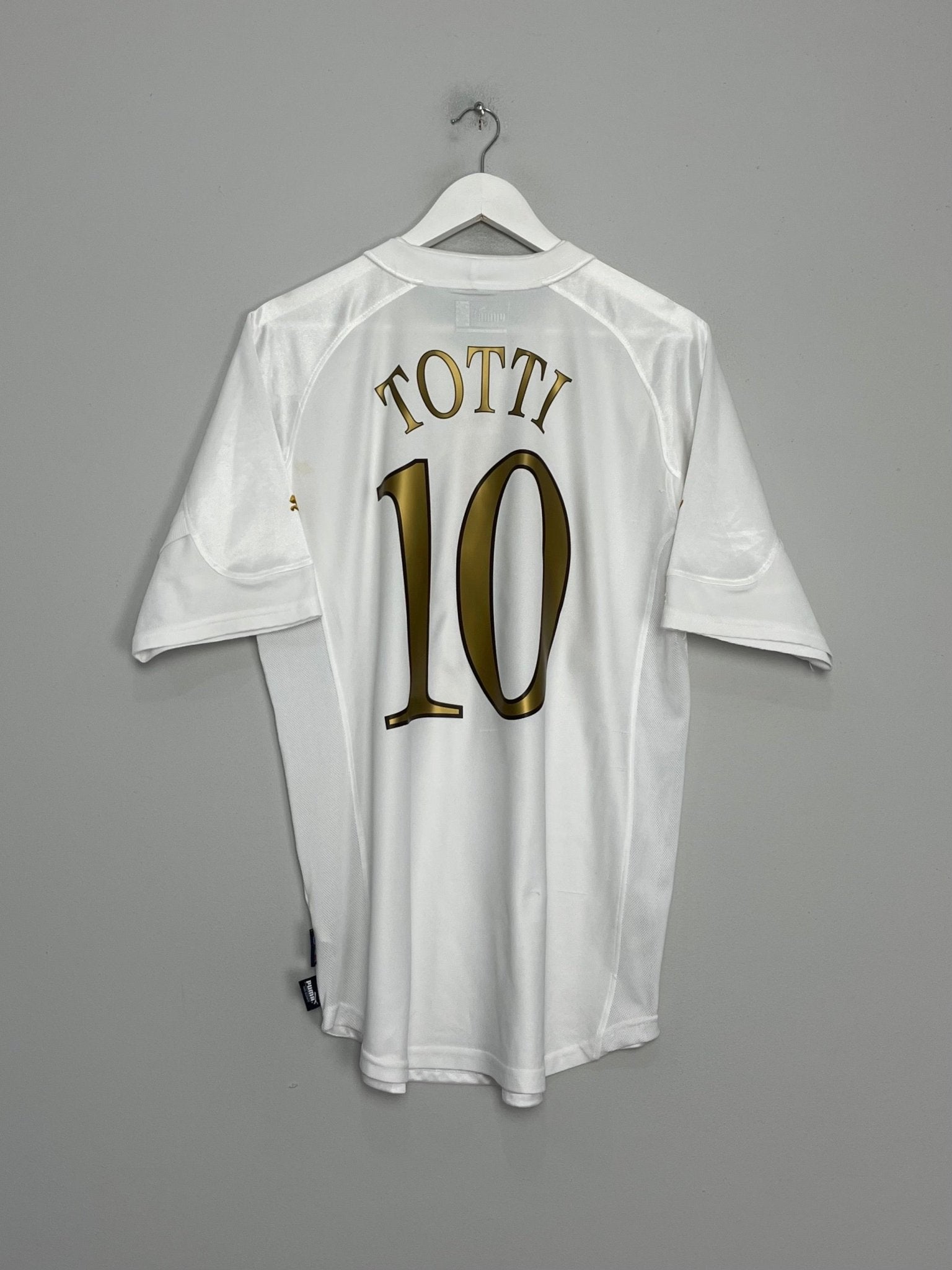 Shop 2004/06 ITALY TOTTI #10 AWAY SHIRT (XL) PUMA, classic football shirts, vintage football shirts & retro soccer jerseys at Cult Kits