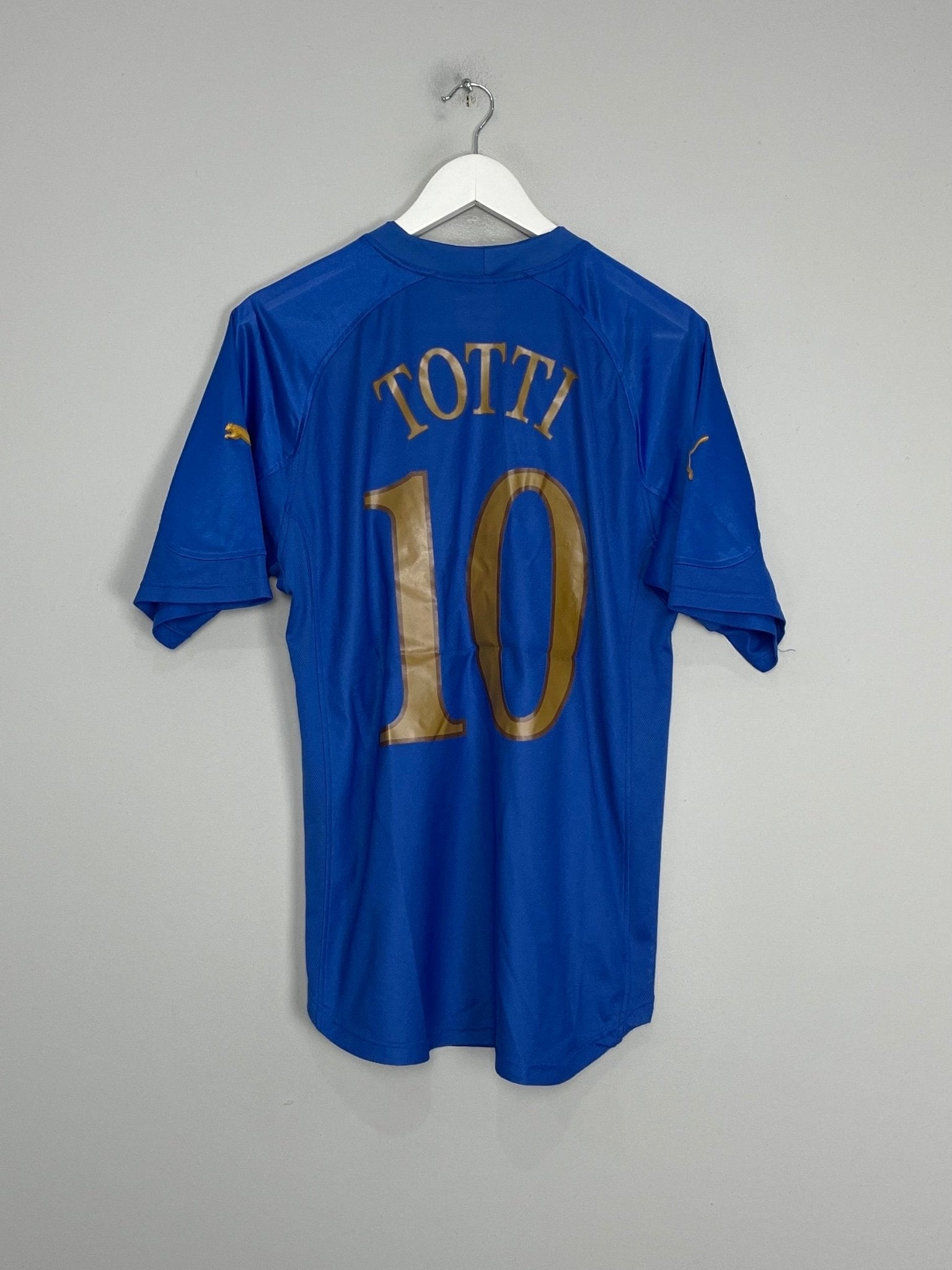 Shop 2004/06 ITALY TOTTI #10 HOME SHIRT (L) PUMA, classic football shirts, vintage football shirts & retro soccer jerseys at Cult Kits