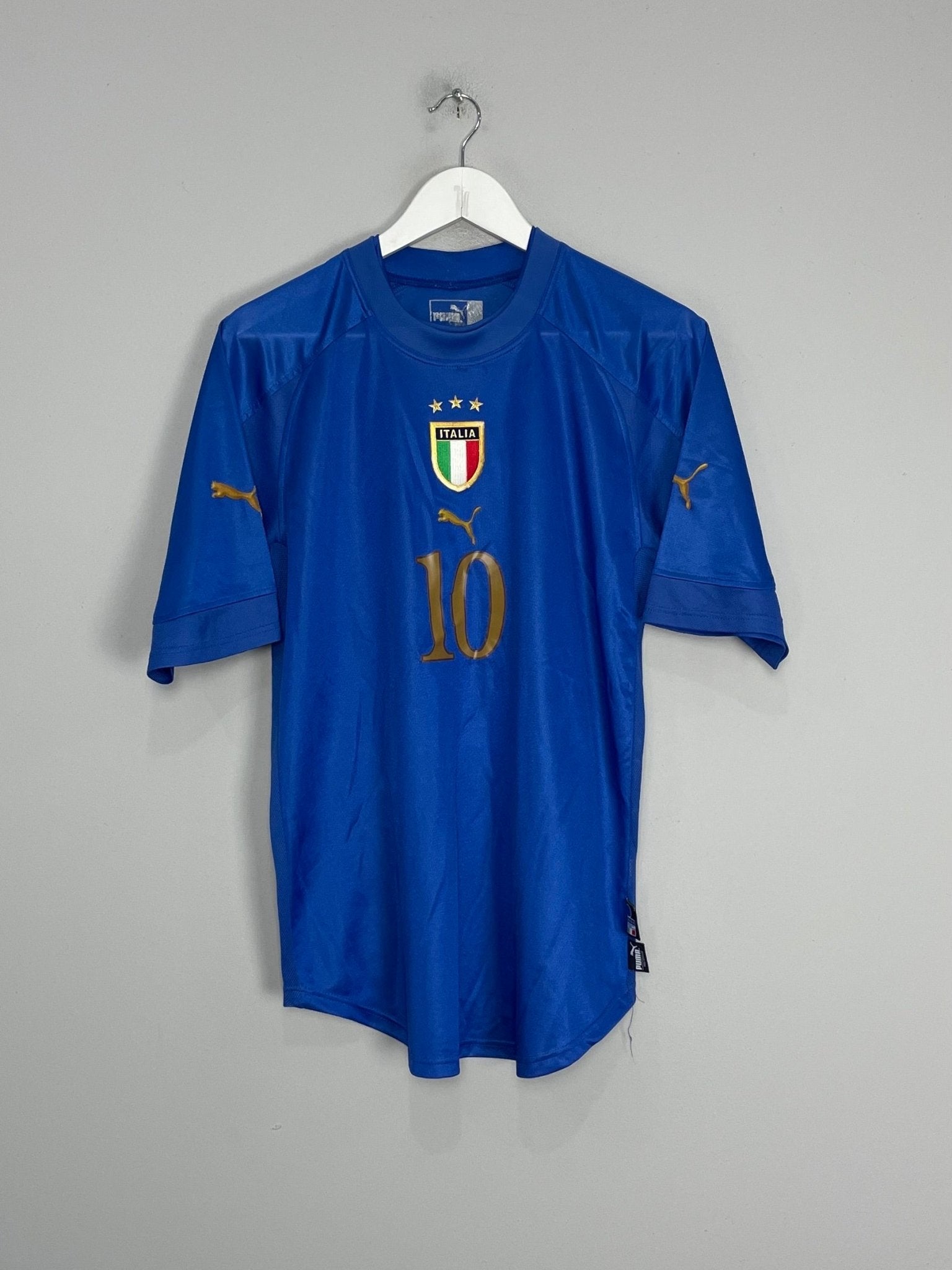 Shop 2004/06 ITALY TOTTI #10 HOME SHIRT (S) PUMA, classic football shirts, vintage football shirts & retro soccer jerseys at Cult Kits