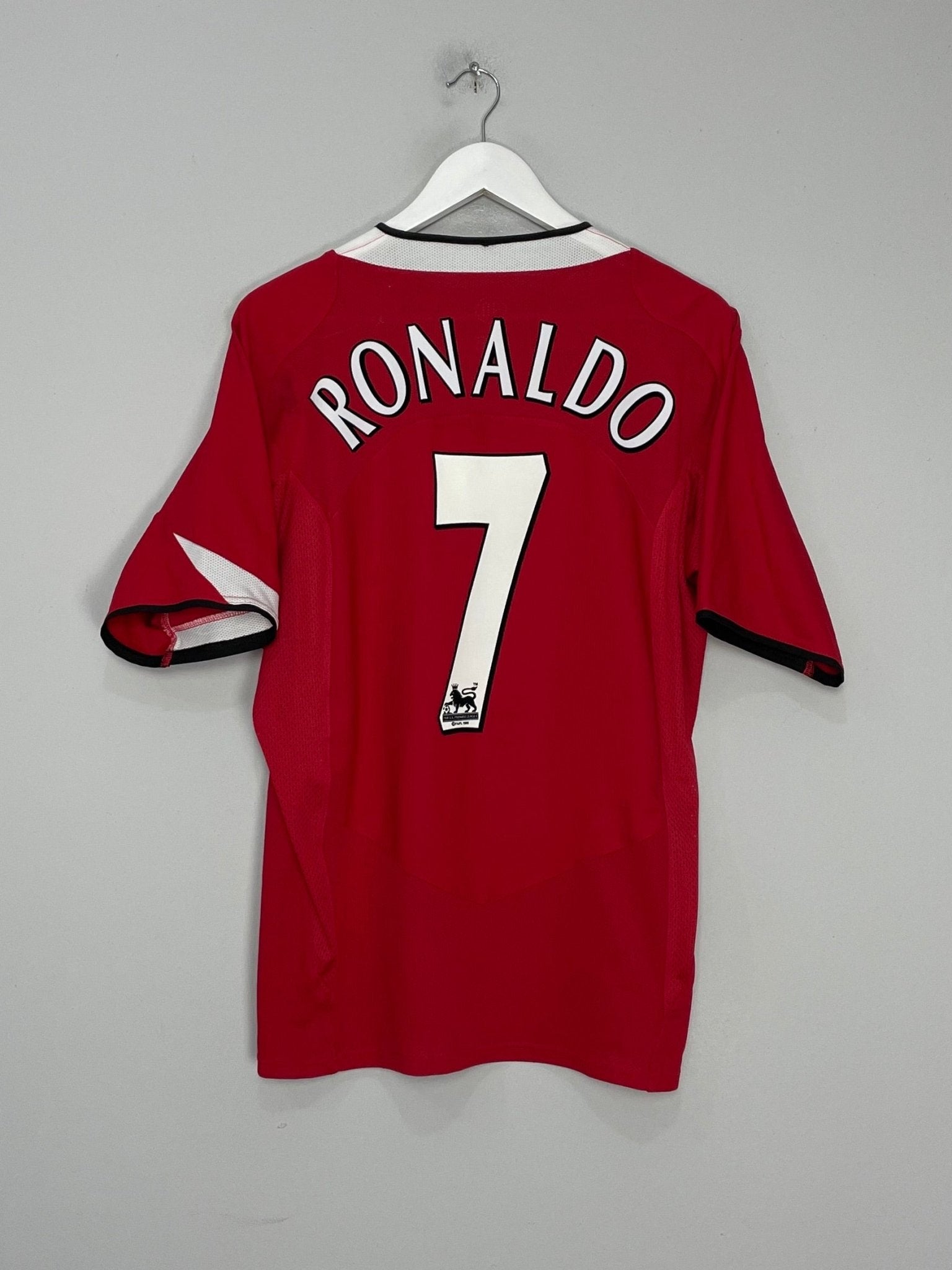 Shop 2004/06 MANCHESTER UNITED RONALDO #7 HOME SHIRT (L) NIKE, classic football shirts, vintage football shirts & retro soccer jerseys at Cult Kits