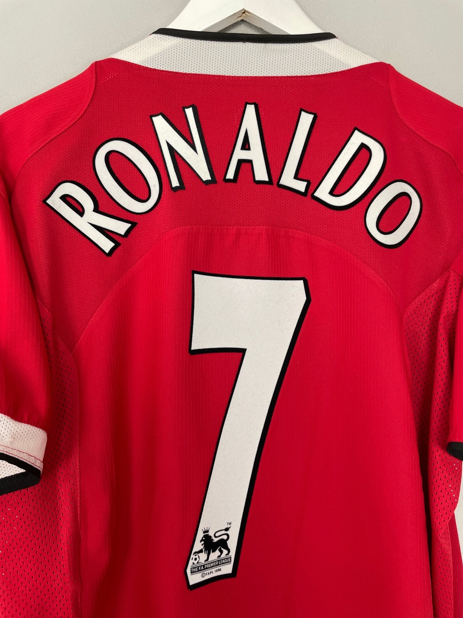 Shop 2004/06 MANCHESTER UNITED RONALDO #7 HOME SHIRT (L) NIKE, classic football shirts, vintage football shirts & retro soccer jerseys at Cult Kits