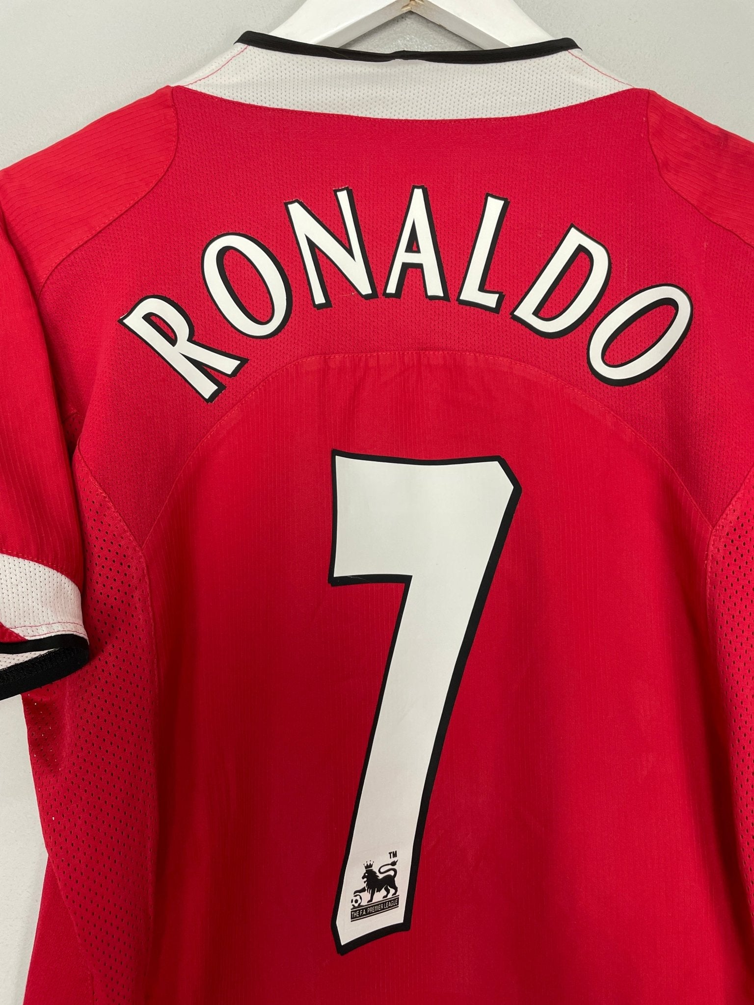 Shop 2004/06 MANCHESTER UNITED RONALDO #7 HOME SHIRT (S) NIKE, classic football shirts, vintage football shirts & retro soccer jerseys at Cult Kits