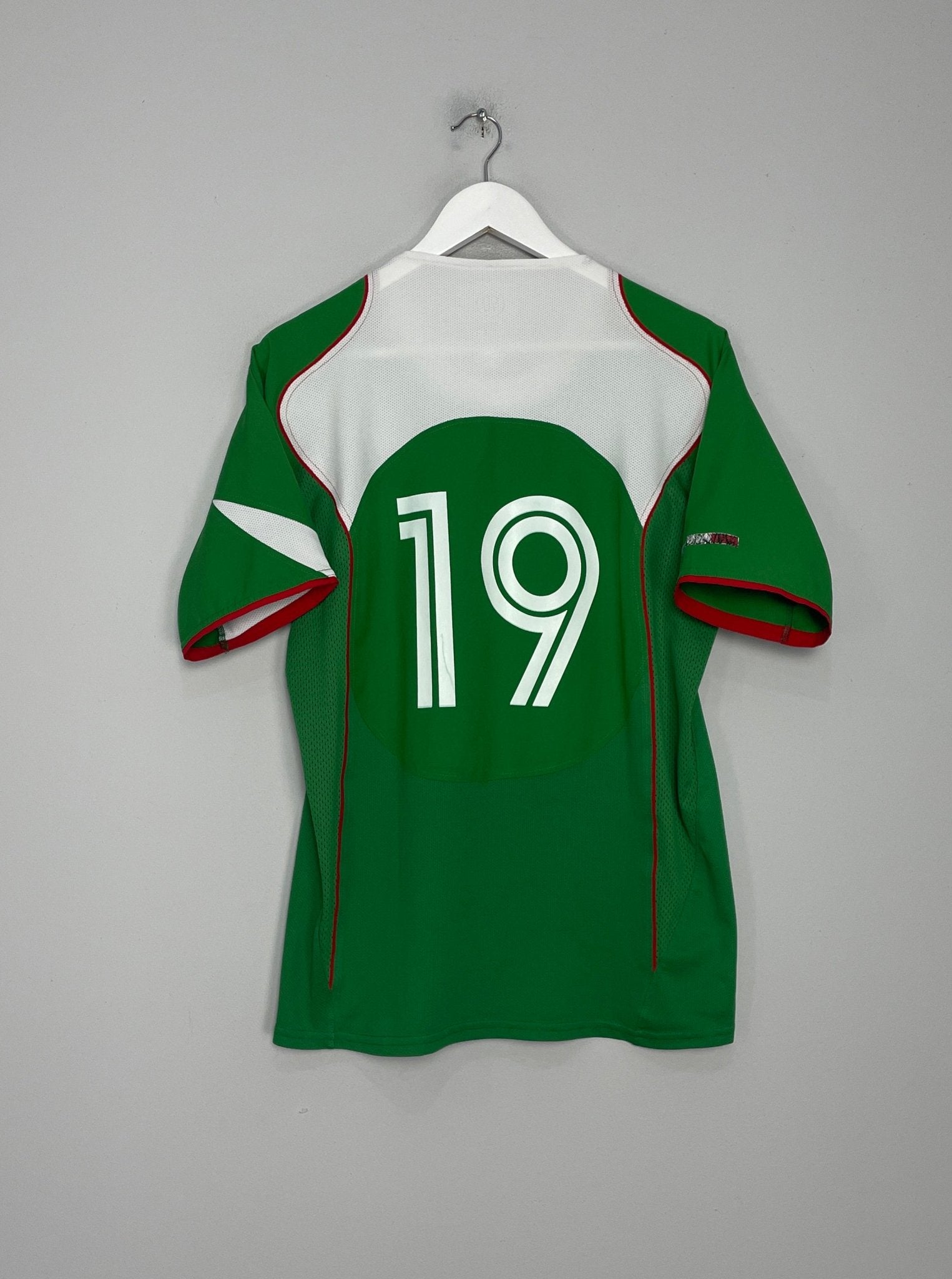 Shop 2004/06 MEXICO #19 HOME SHIRT (M) NIKE BASIC, classic football shirts, vintage football shirts & retro soccer jerseys at Cult Kits