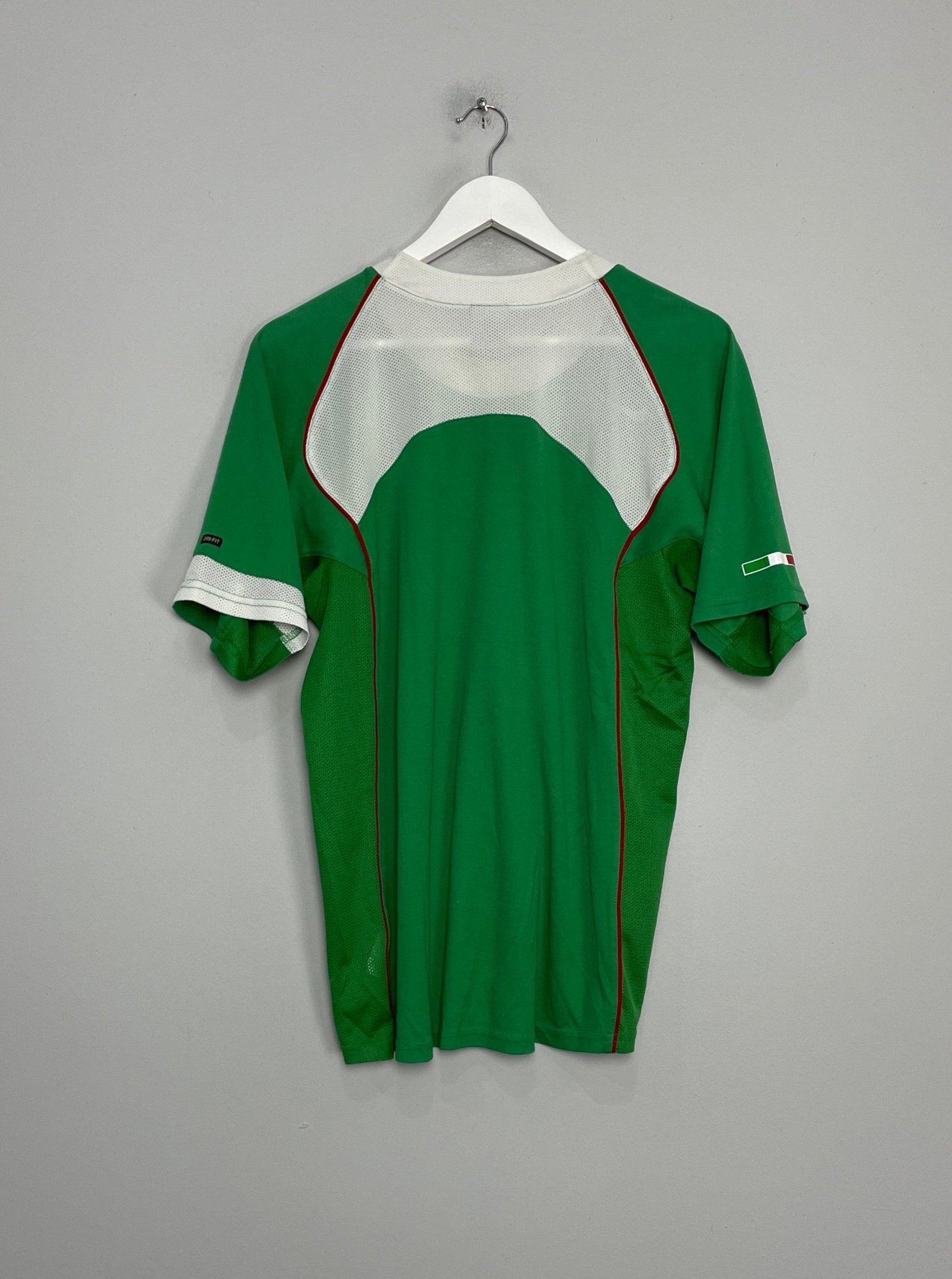 Shop 2004/06 MEXICO HOME SHIRT (M) NIKE, classic football shirts, vintage football shirts & retro soccer jerseys at Cult Kits