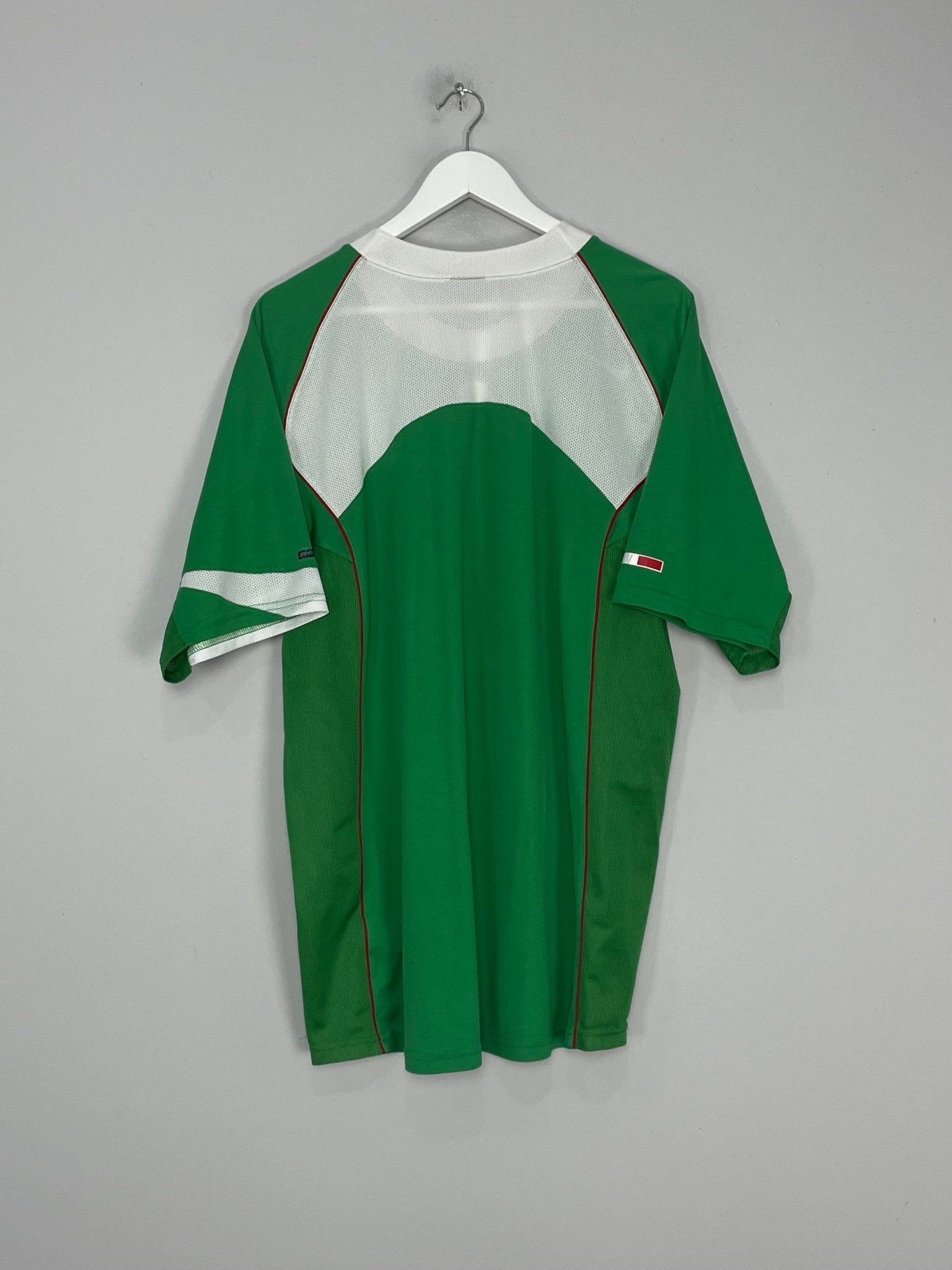 Shop 2004/06 MEXICO *SQUAD SIGNED* HOME SHIRT (XL) NIKE, classic football shirts, vintage football shirts & retro soccer jerseys at Cult Kits