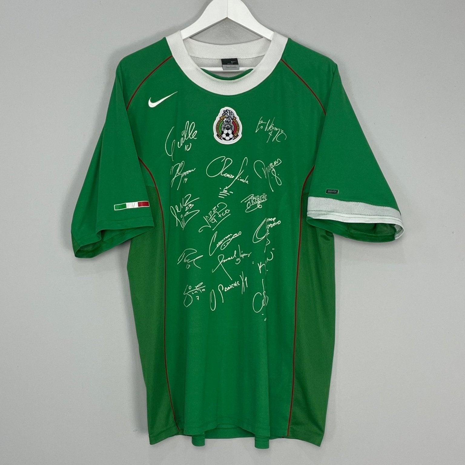 Shop 2004/06 MEXICO *SQUAD SIGNED* HOME SHIRT (XL) NIKE, classic football shirts, vintage football shirts & retro soccer jerseys at Cult Kits