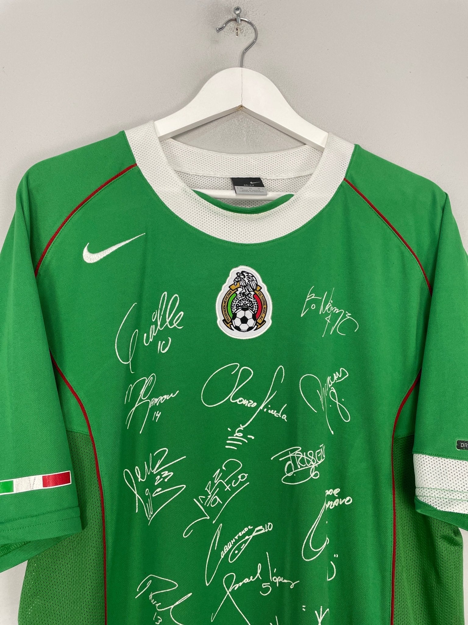 Shop 2004/06 MEXICO *SQUAD SIGNED* HOME SHIRT (XL) NIKE, classic football shirts, vintage football shirts & retro soccer jerseys at Cult Kits