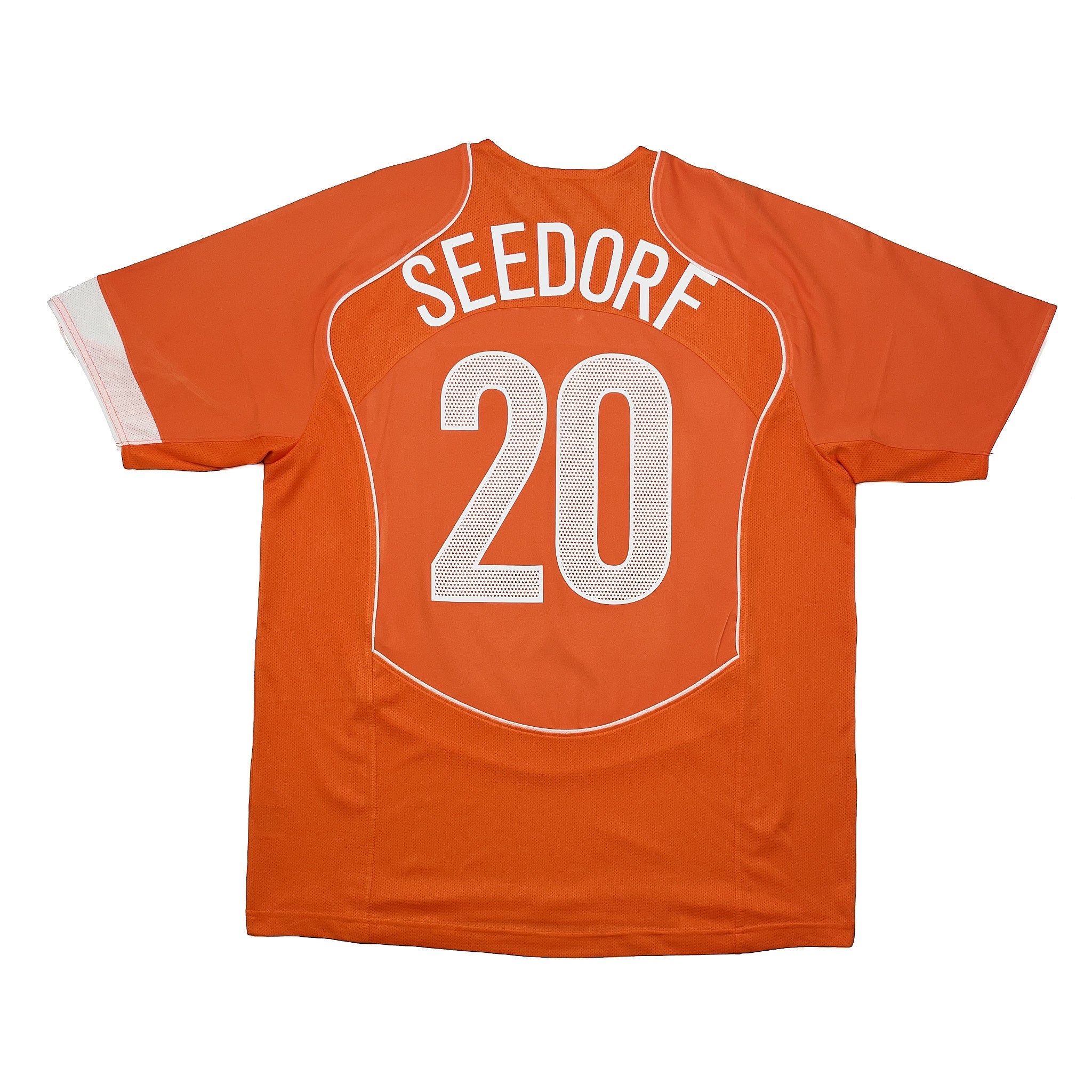 Buy 2004/06 Netherlands Seedorf 20 Home Shirt (L) Nike ~ Free worldwide shipping ~ Authentic Vintage Football Shirts from Cult Kits
