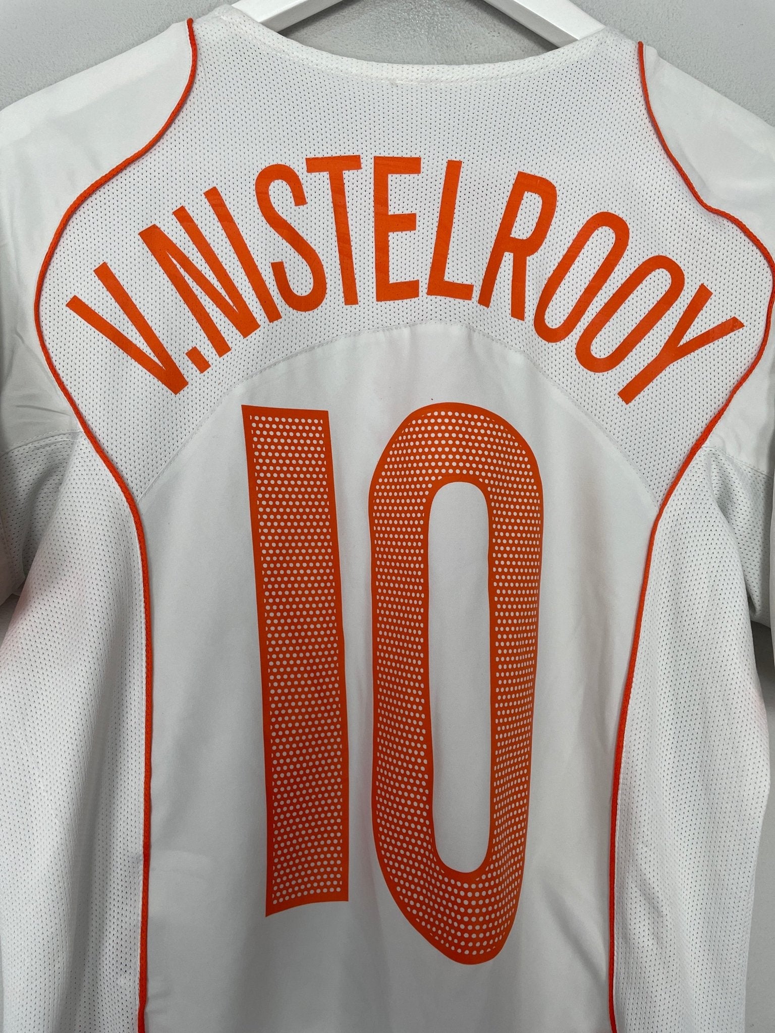 Shop 2004/06 NETHERLANDS V.NISTELROOY #10 AWAY SHIRT (S) NIKE, classic football shirts, vintage football shirts & retro soccer jerseys at Cult Kits