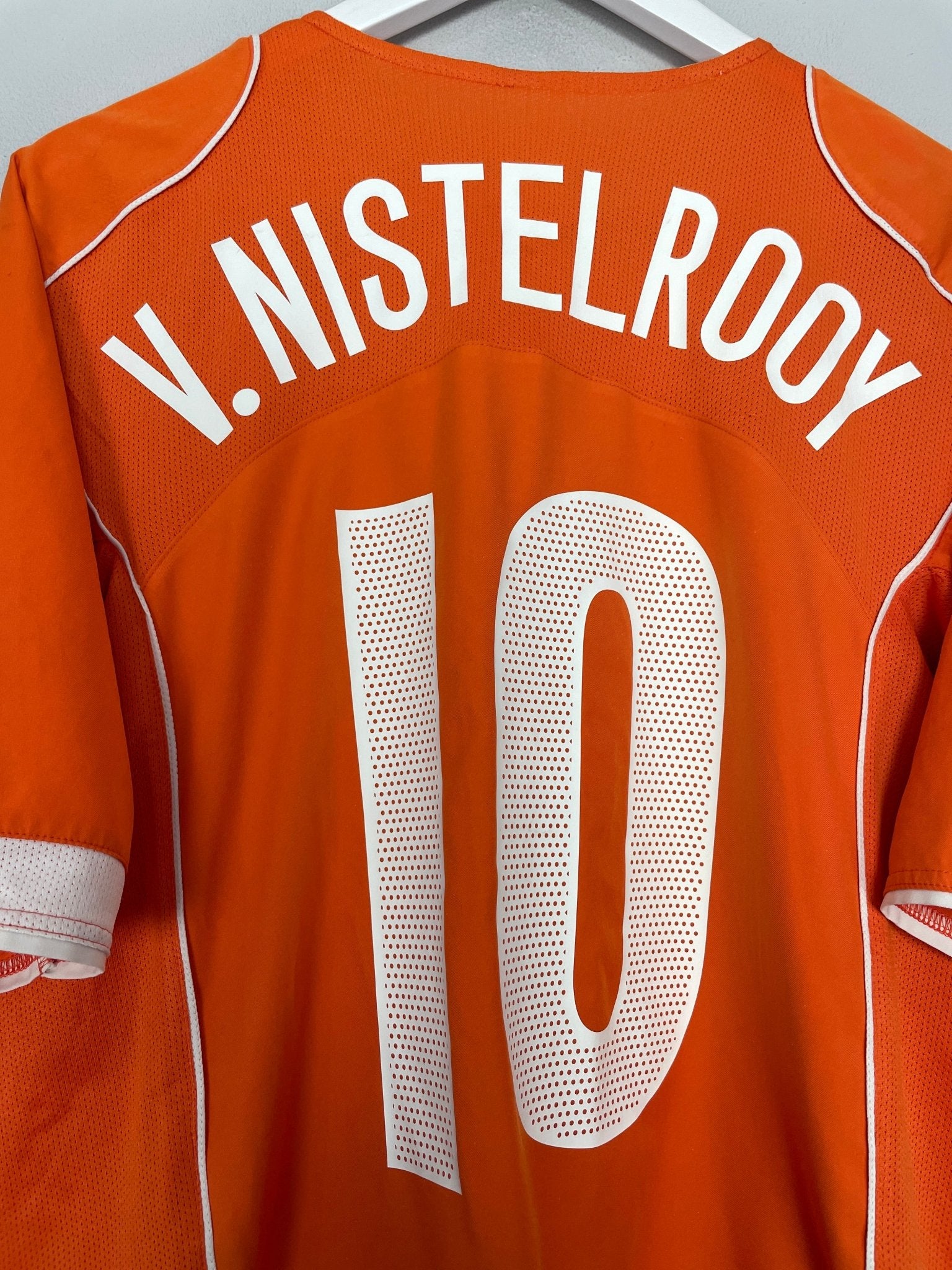 Shop 2004/06 NETHERLANDS V.NISTELROOY #10 HOME SHIRT (L) NIKE, classic football shirts, vintage football shirts & retro soccer jerseys at Cult Kits
