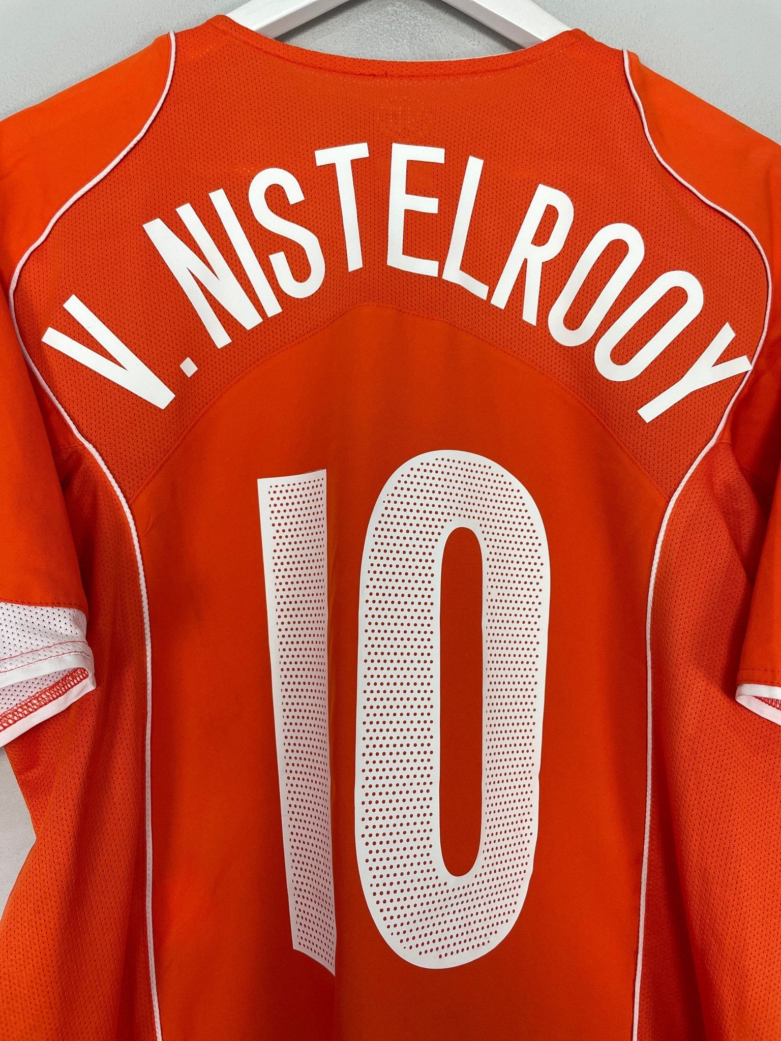 Shop 2004/06 NETHERLANDS V.NISTELROOY #10 HOME SHIRT (L) NIKE, classic football shirts, vintage football shirts & retro soccer jerseys at Cult Kits