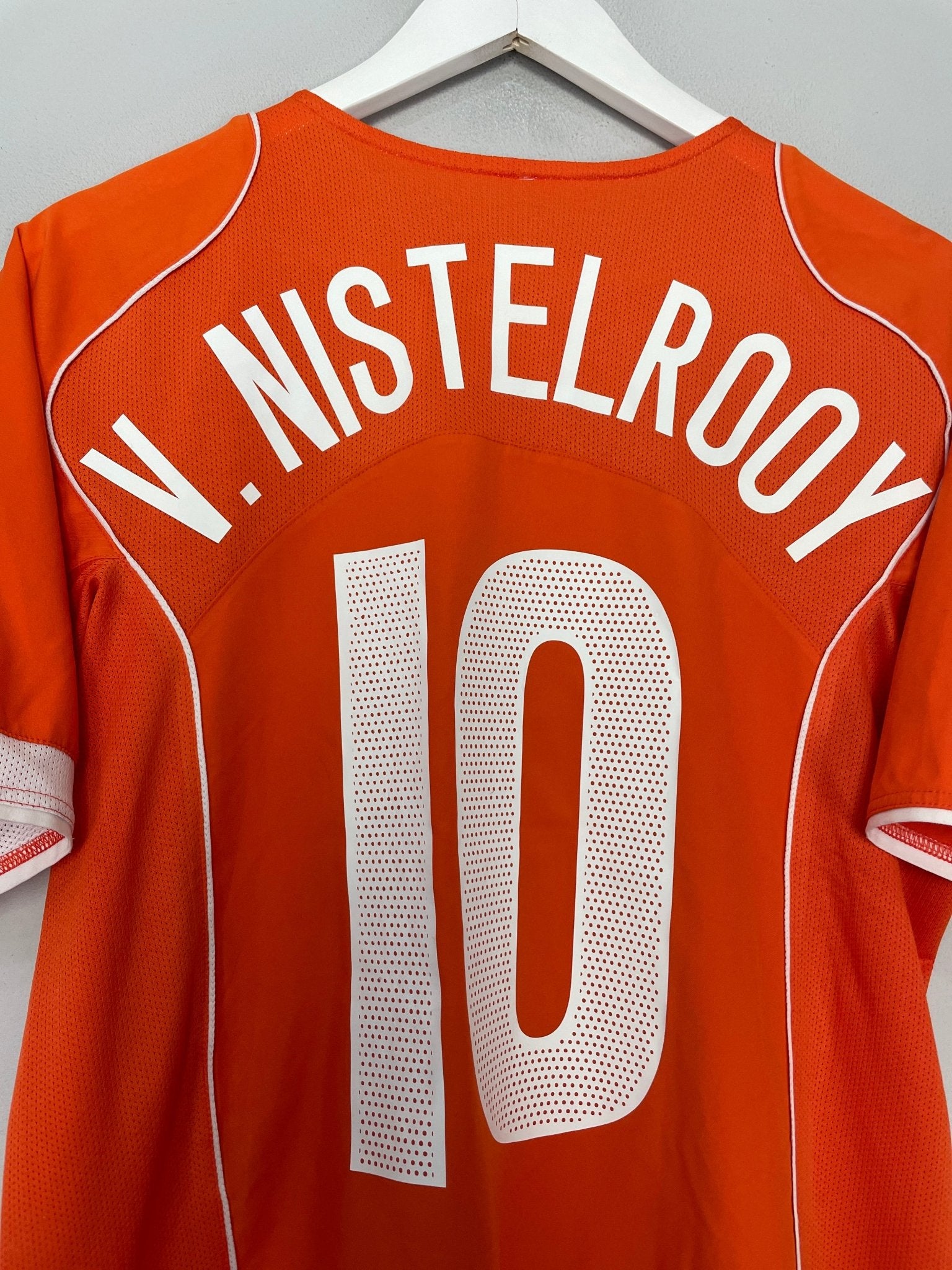 Shop 2004/06 NETHERLANDS V.NISTELROOY #10 HOME SHIRT (M) NIKE, classic football shirts, vintage football shirts & retro soccer jerseys at Cult Kits