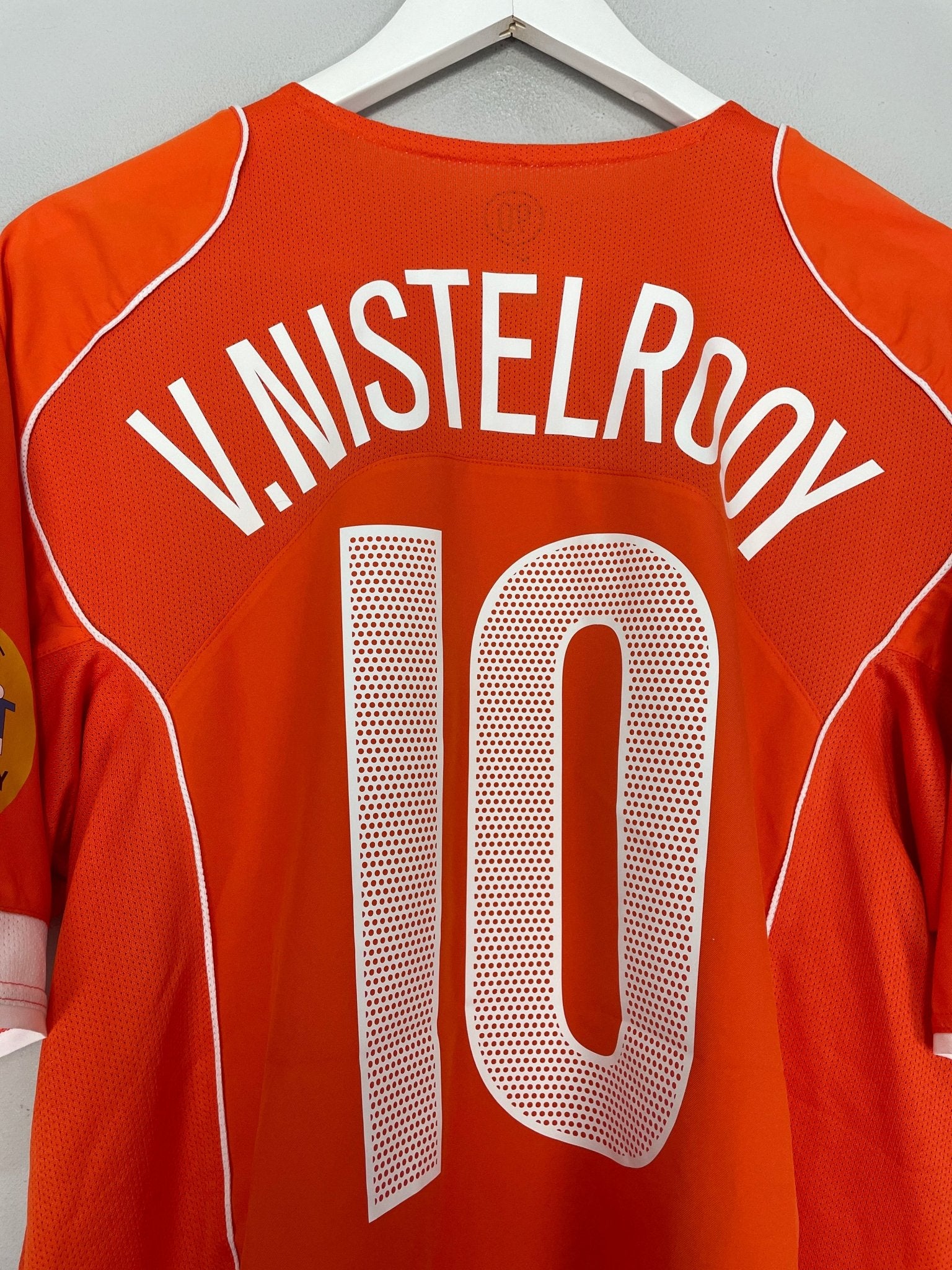 Shop 2004/06 NETHERLANDS V.NISTELROOY #10 HOME SHIRT (XL) NIKE, classic football shirts, vintage football shirts & retro soccer jerseys at Cult Kits