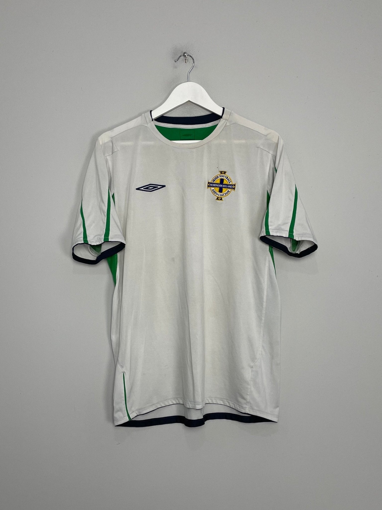 Shop 2004/06 NORTHERN IRELAND AWAY SHIRT (L) UMBRO, classic football shirts, vintage football shirts & retro soccer jerseys at Cult Kits
