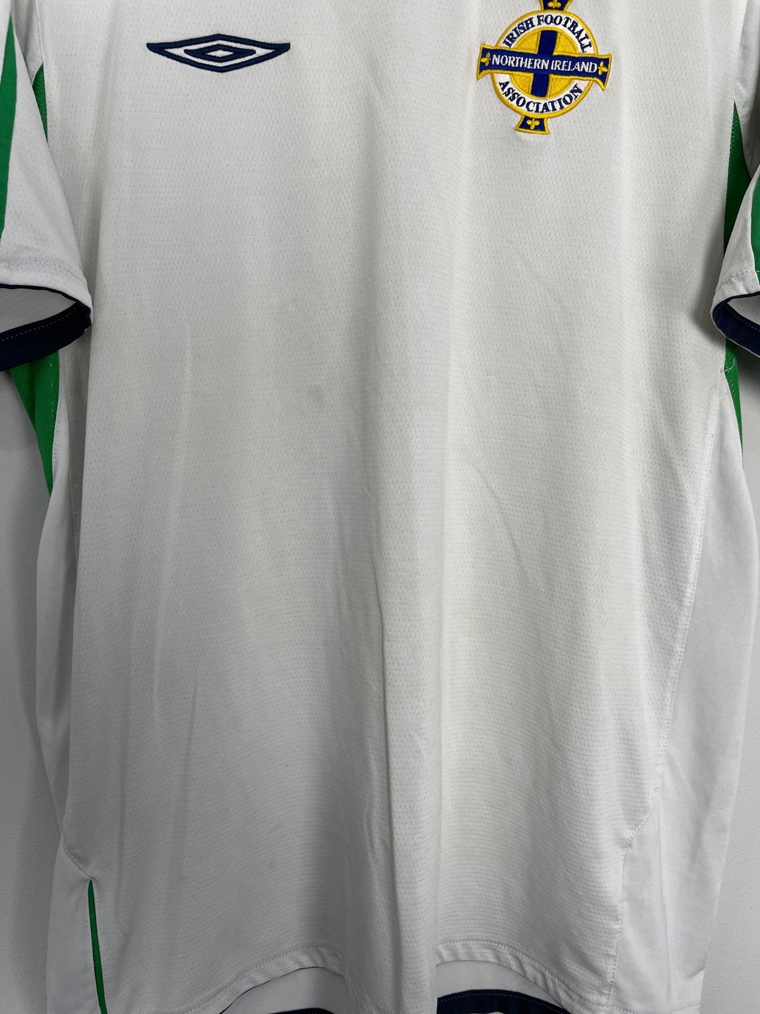 Shop 2004/06 NORTHERN IRELAND AWAY SHIRT (L) UMBRO, classic football shirts, vintage football shirts & retro soccer jerseys at Cult Kits