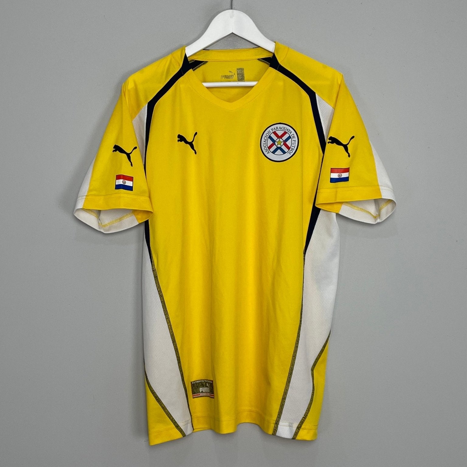 Shop 2004/06 PARAGUAY AWAY SHIRT (XL) PUMA, classic football shirts, vintage football shirts & retro soccer jerseys at Cult Kits