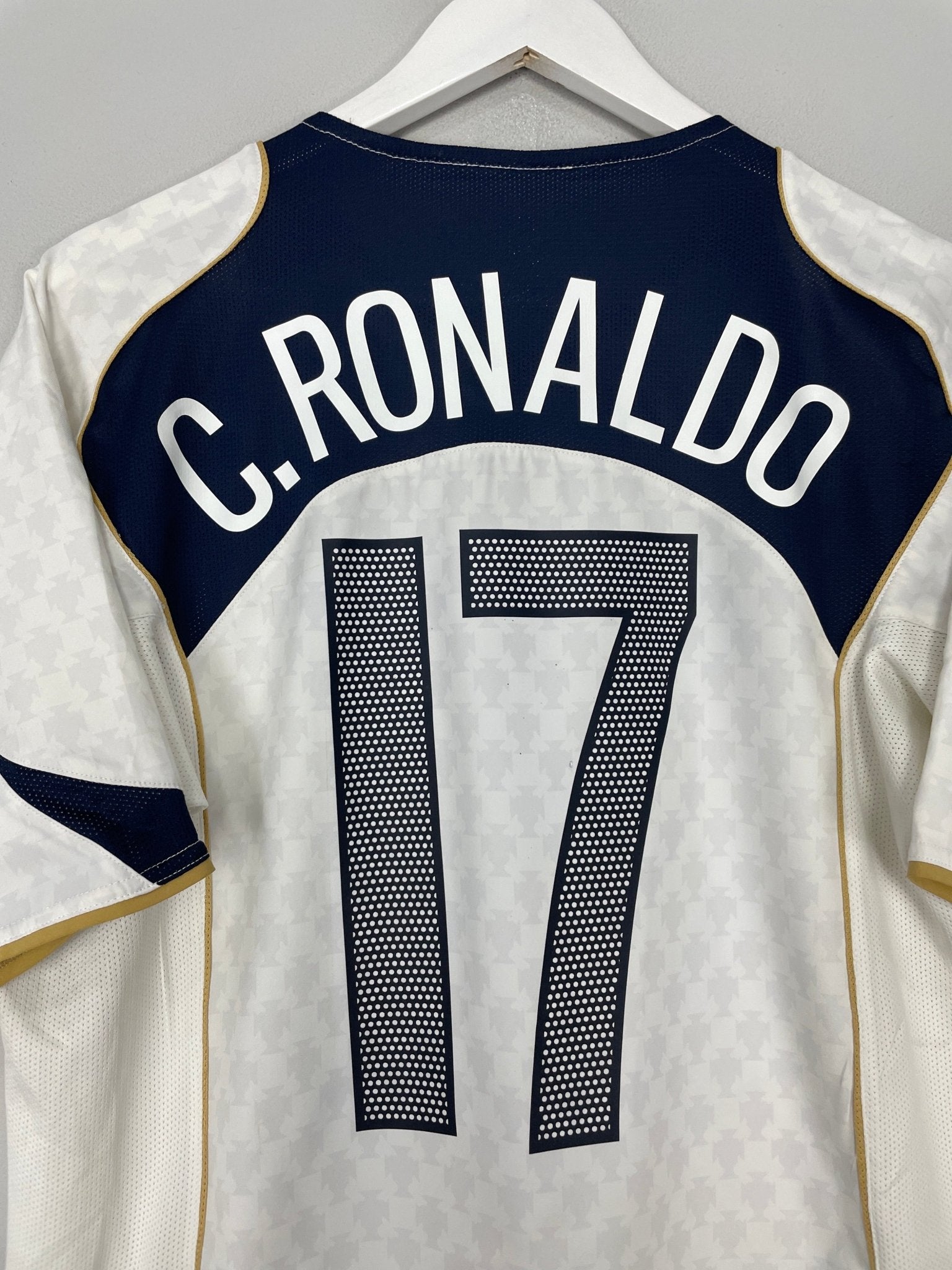 Shop 2004/06 PORTUGAL C.RONALDO #17 AWAY SHIRT (M) NIKE, classic football shirts, vintage football shirts & retro soccer jerseys at Cult Kits