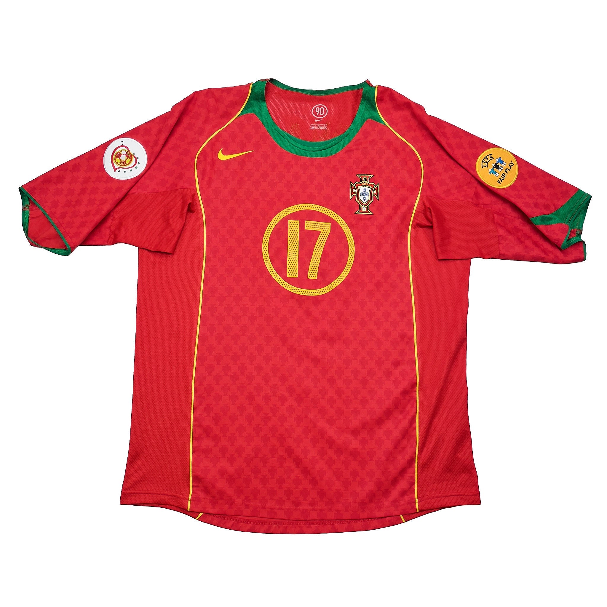 Buy 2004/06 Portugal C.Ronaldo 17 Home Shirt (L) Nike ~ Free worldwide shipping ~ Authentic Vintage Football Shirts from Cult Kits